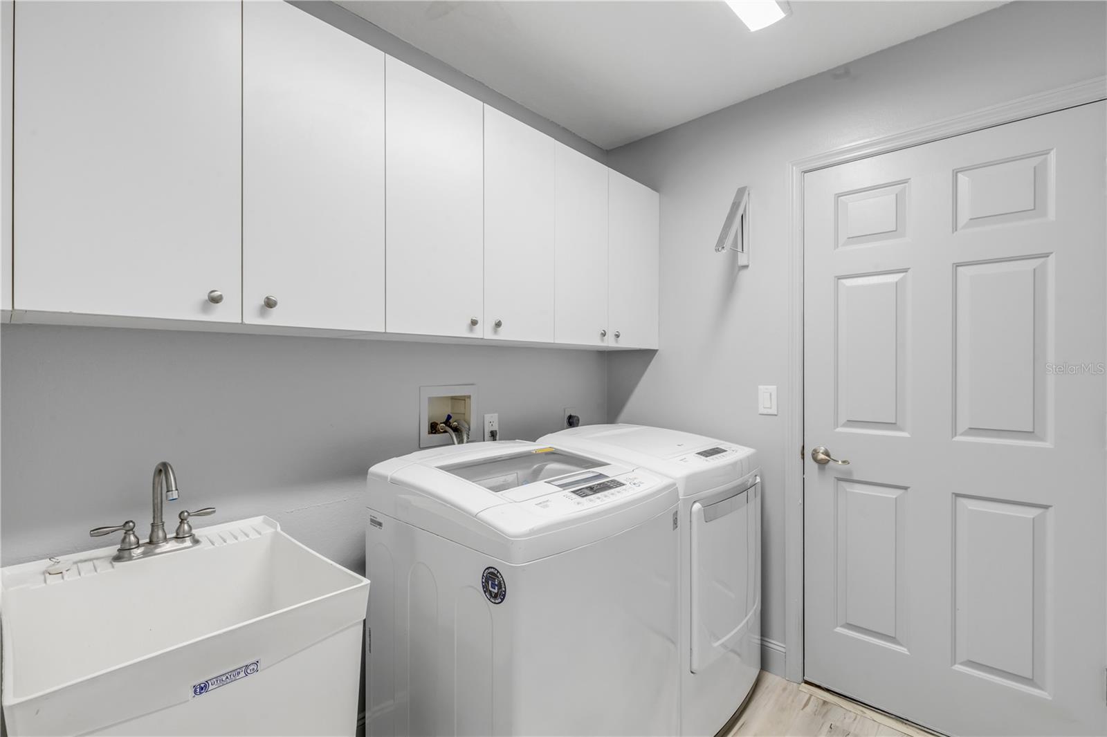 Image 27 of 80 For 52 Cambridge Trace