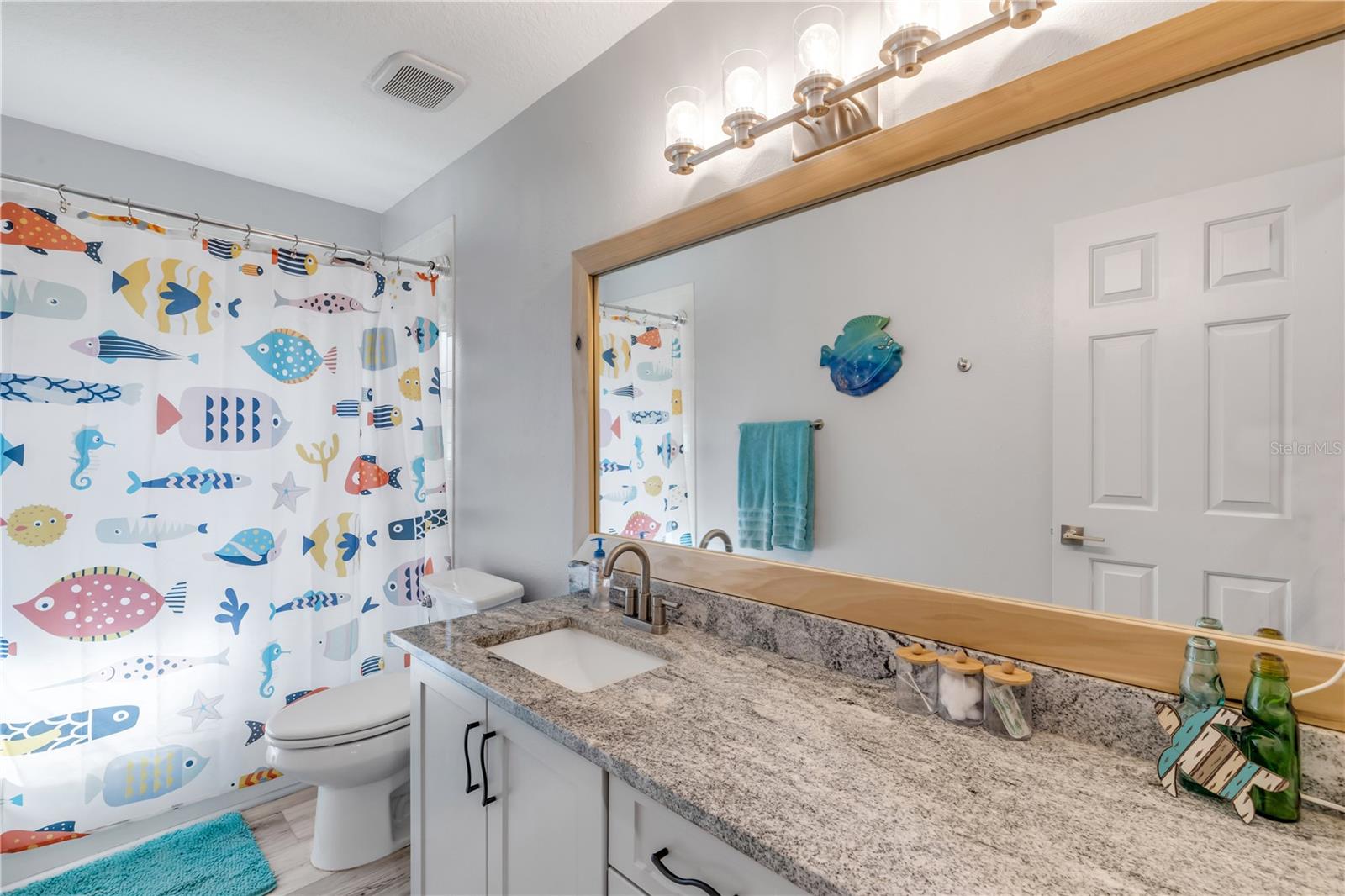 Image 28 of 80 For 52 Cambridge Trace