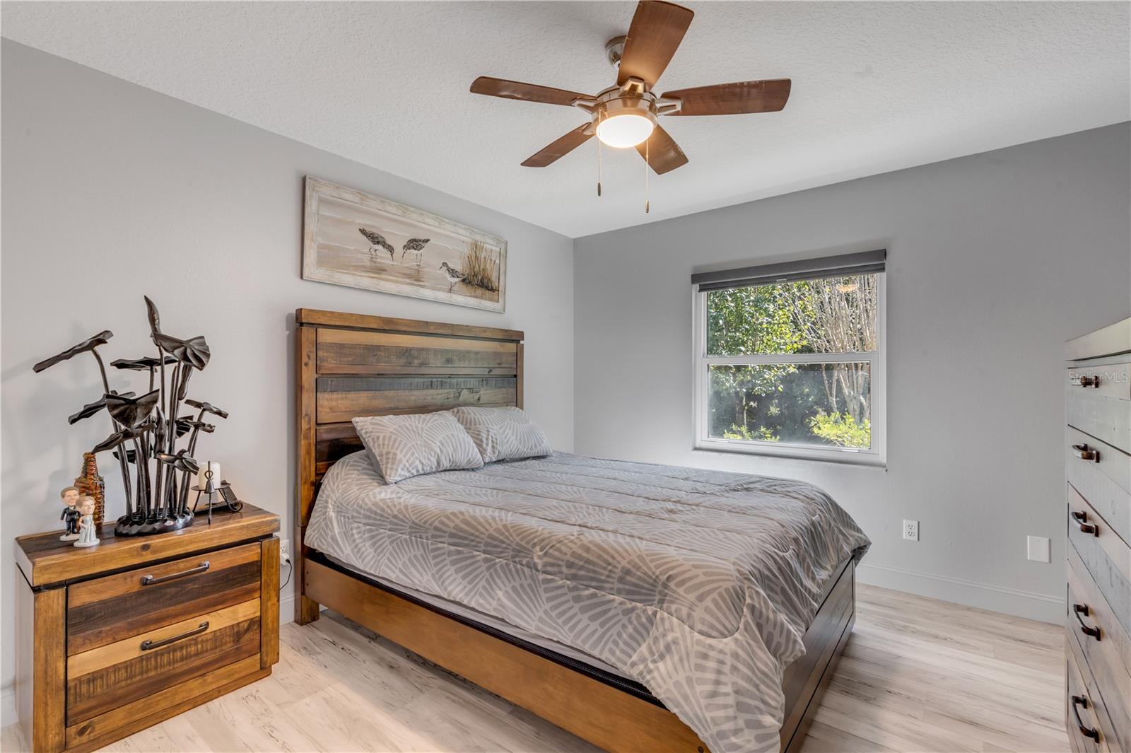 Image 29 of 80 For 52 Cambridge Trace