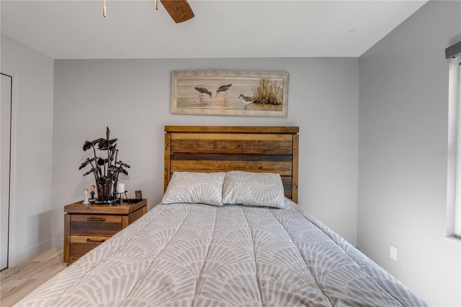 Image 31 of 80 For 52 Cambridge Trace