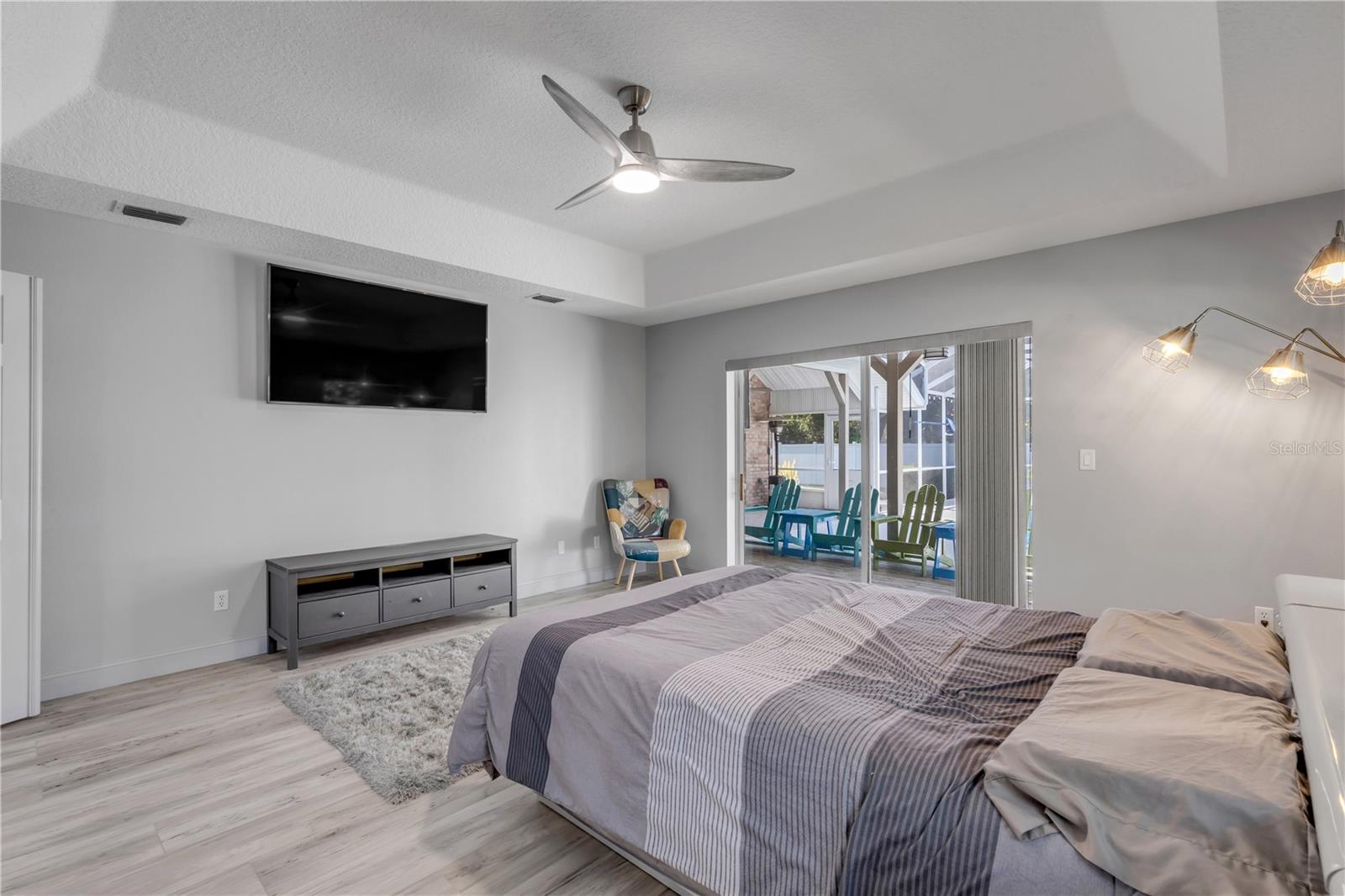 Image 36 of 80 For 52 Cambridge Trace