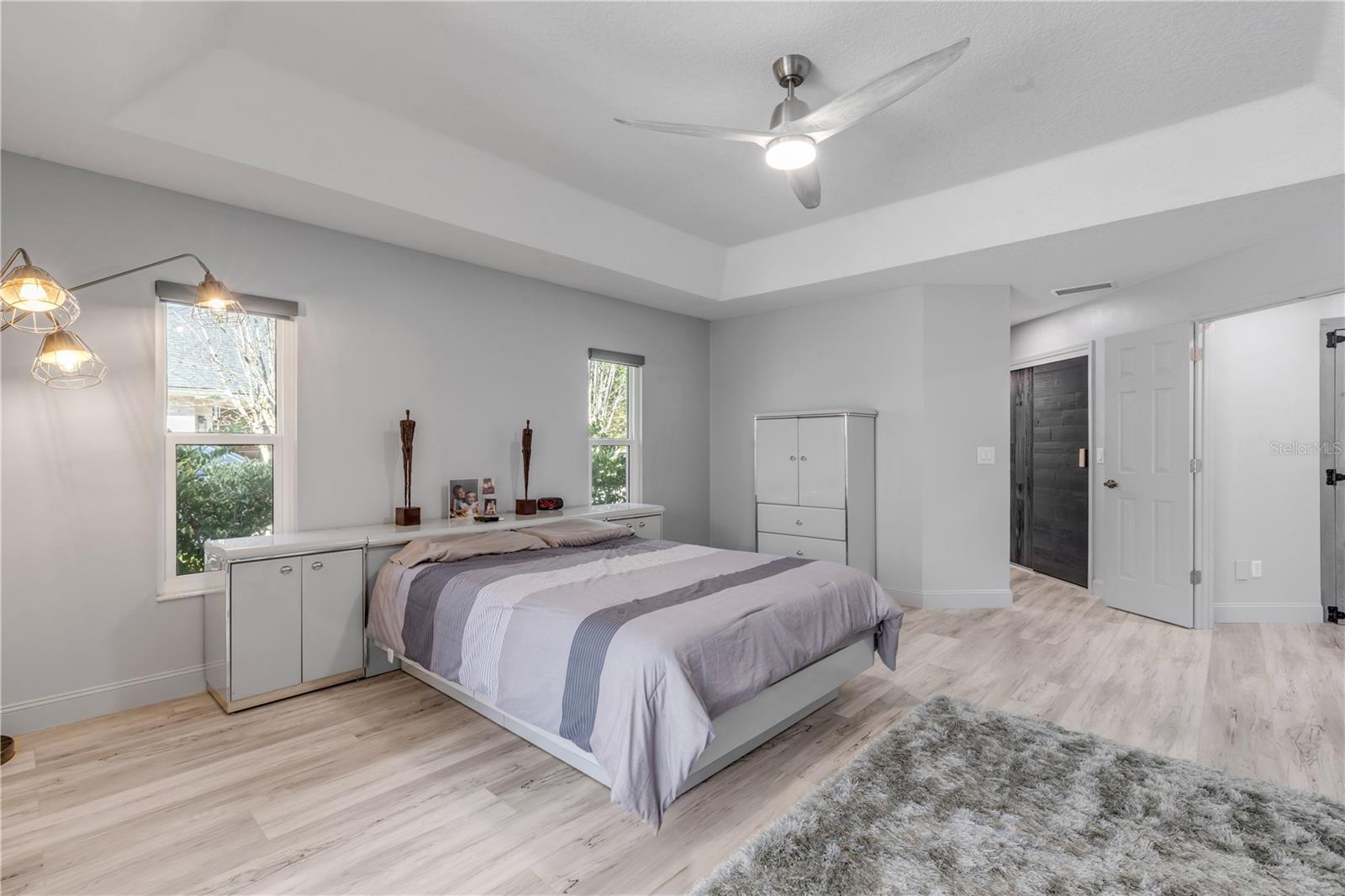 Image 38 of 80 For 52 Cambridge Trace