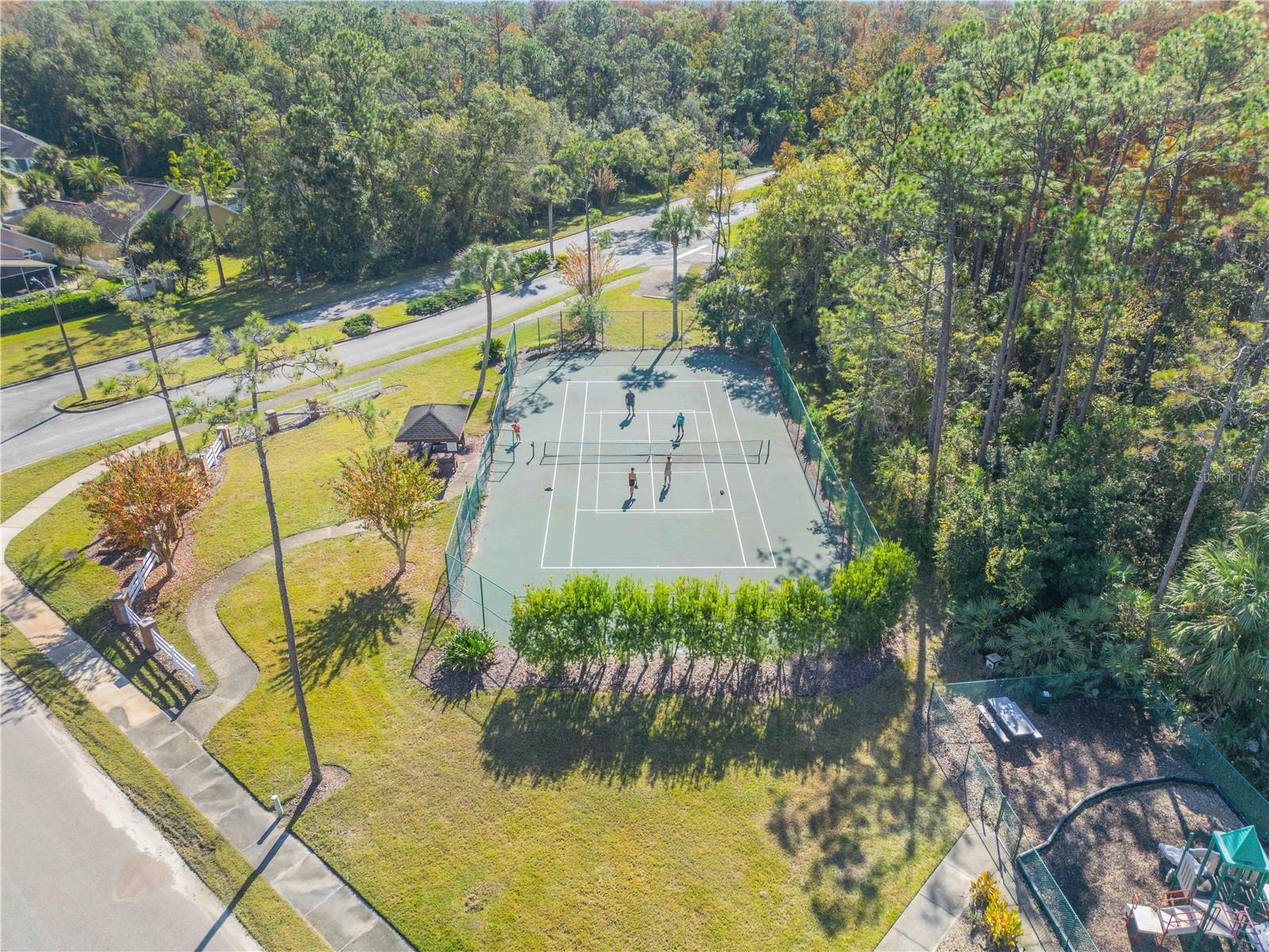 Image 69 of 80 For 52 Cambridge Trace