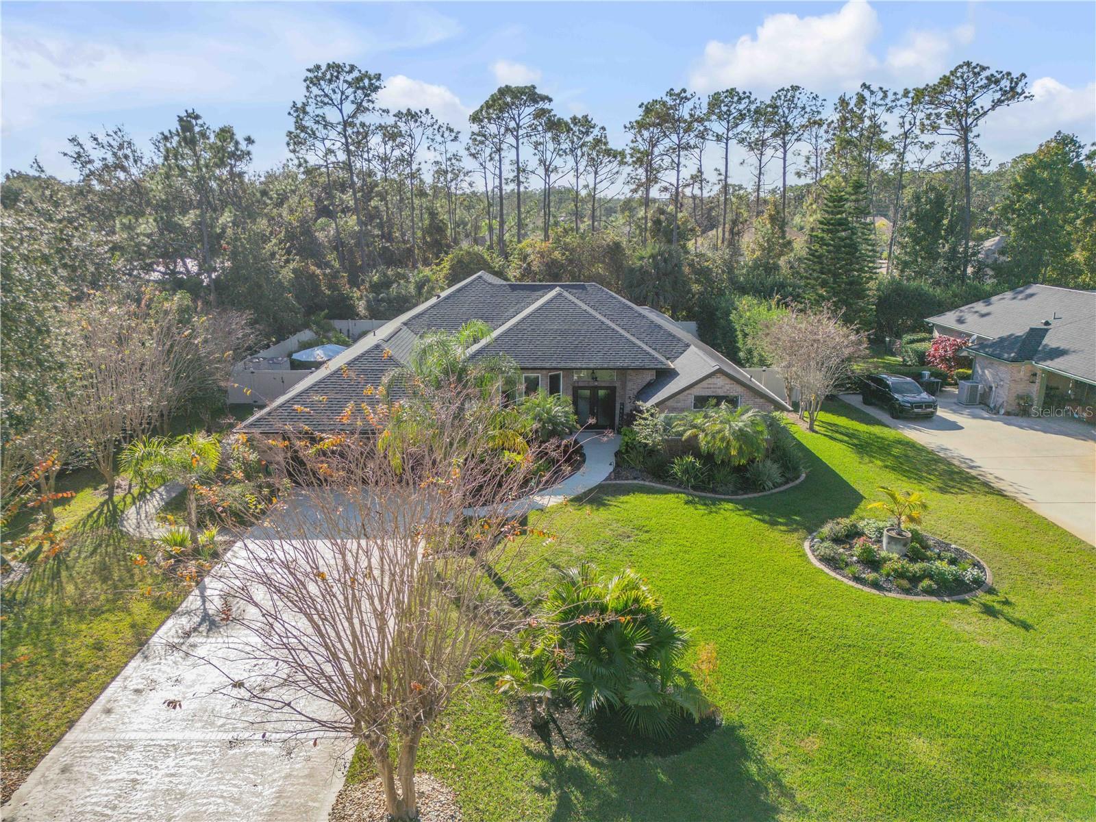 Image 73 of 80 For 52 Cambridge Trace