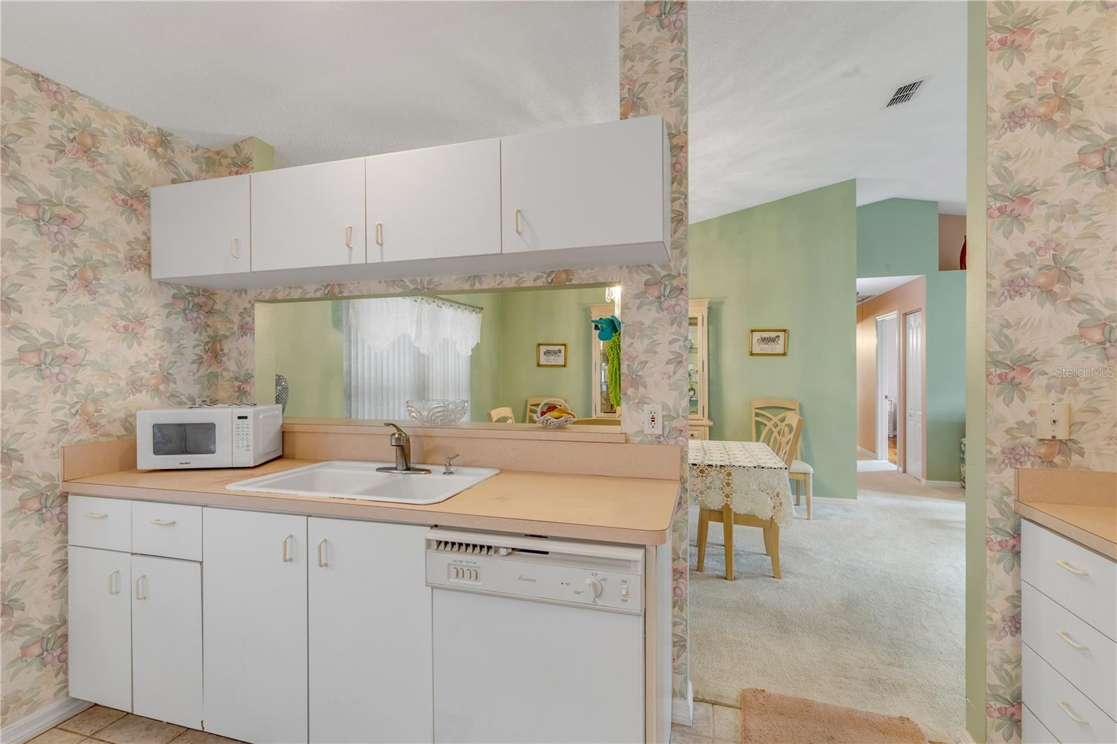 Image 18 of 39 For 2239 Robin Road