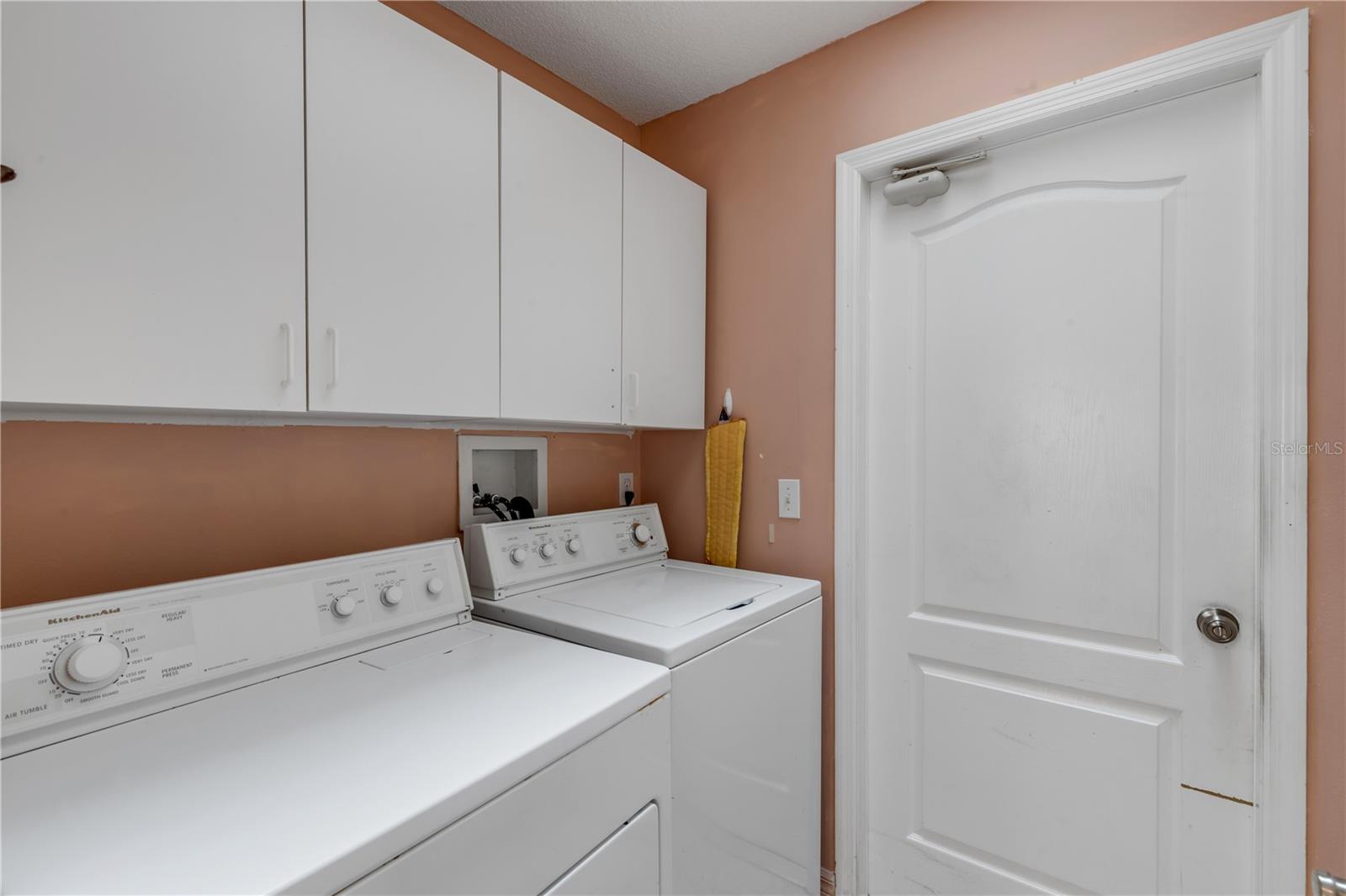 Image 19 of 39 For 2239 Robin Road