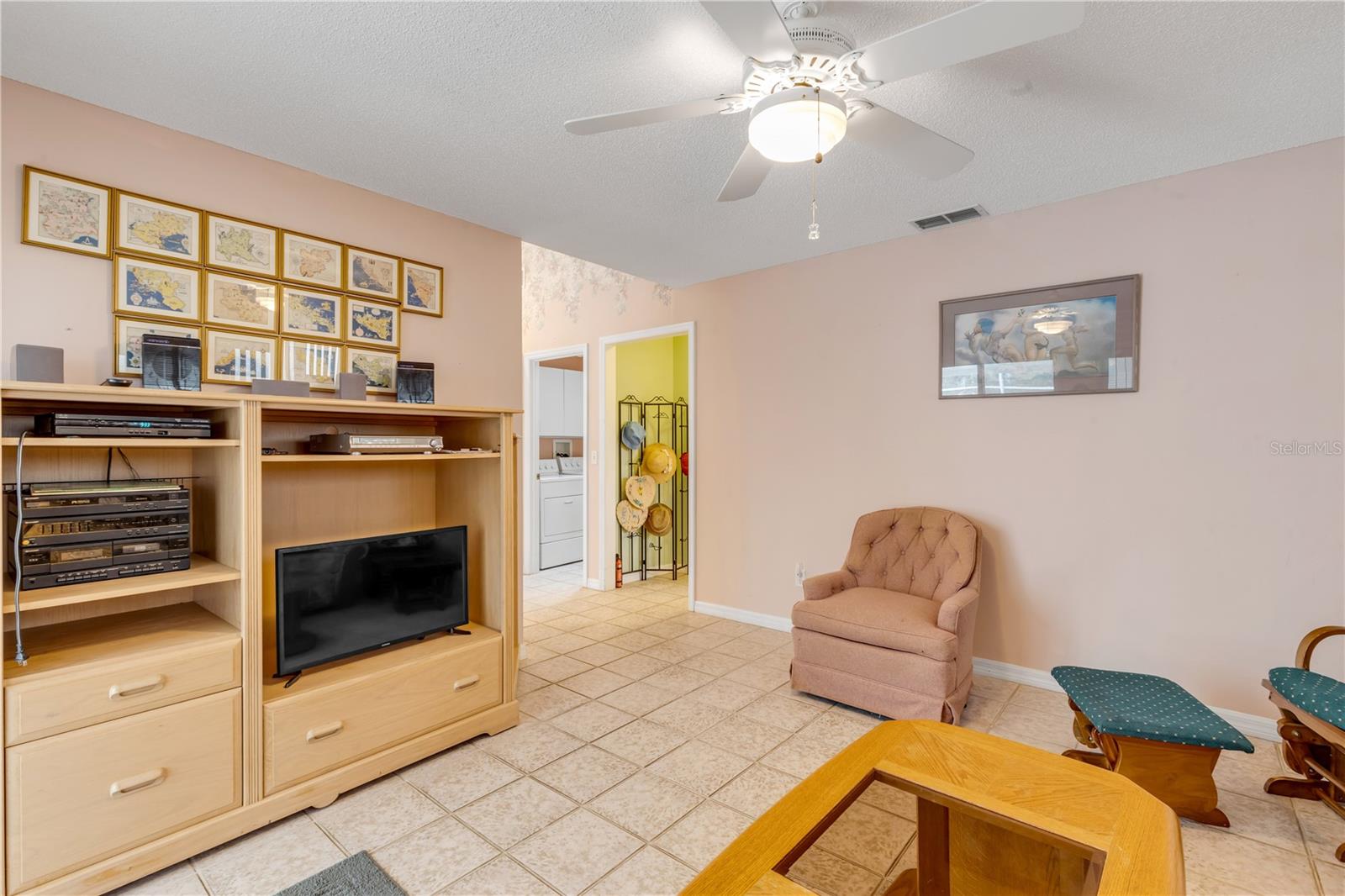 Image 22 of 39 For 2239 Robin Road