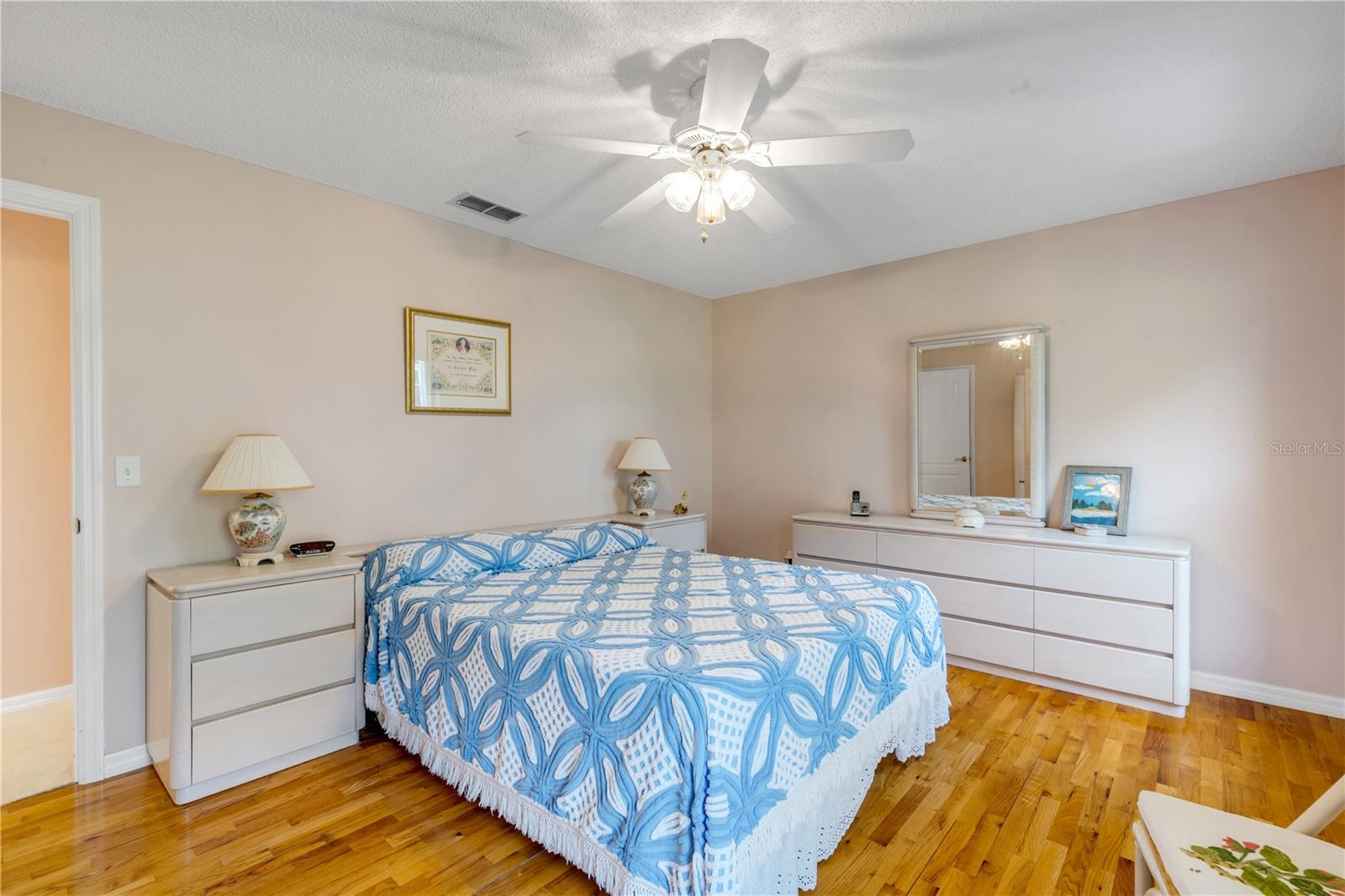 Image 28 of 39 For 2239 Robin Road