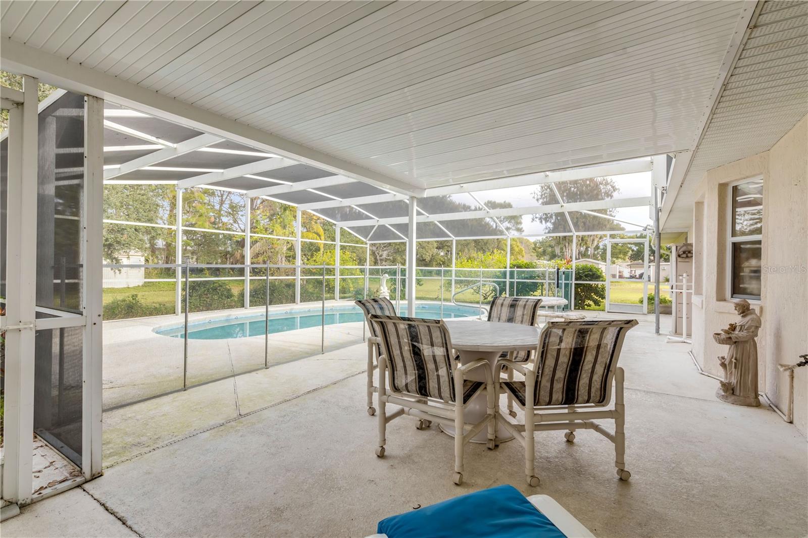 Image 29 of 39 For 2239 Robin Road