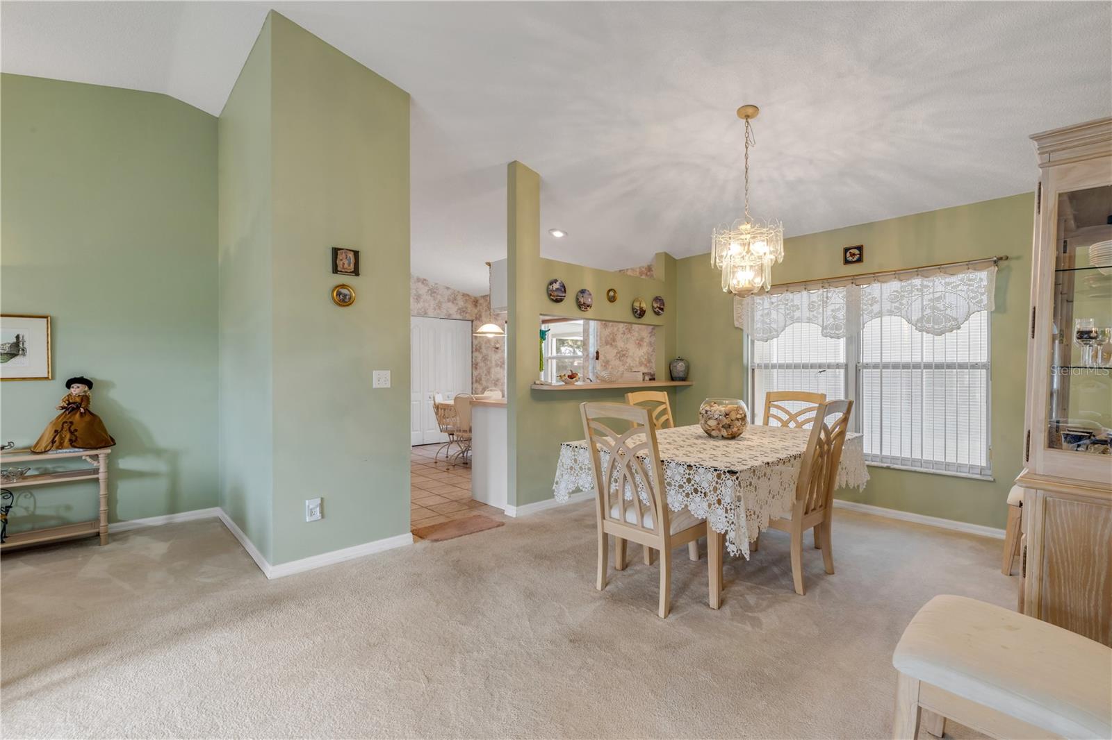 Image 9 of 39 For 2239 Robin Road