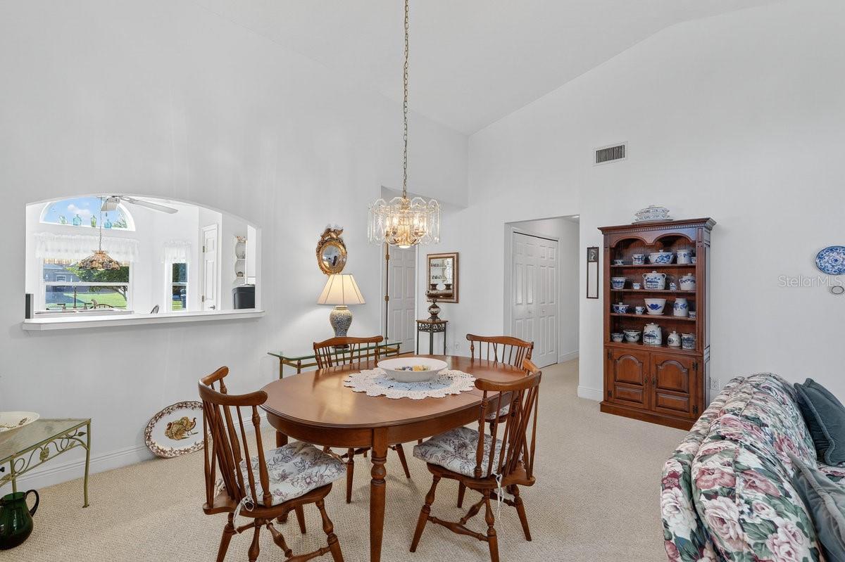 Image 30 of 47 For 670 Wellesley Court