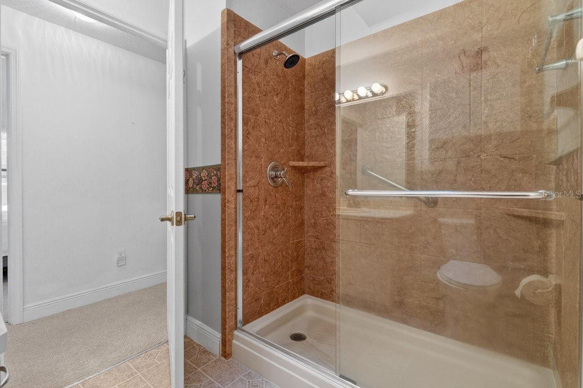 Image 39 of 47 For 670 Wellesley Court