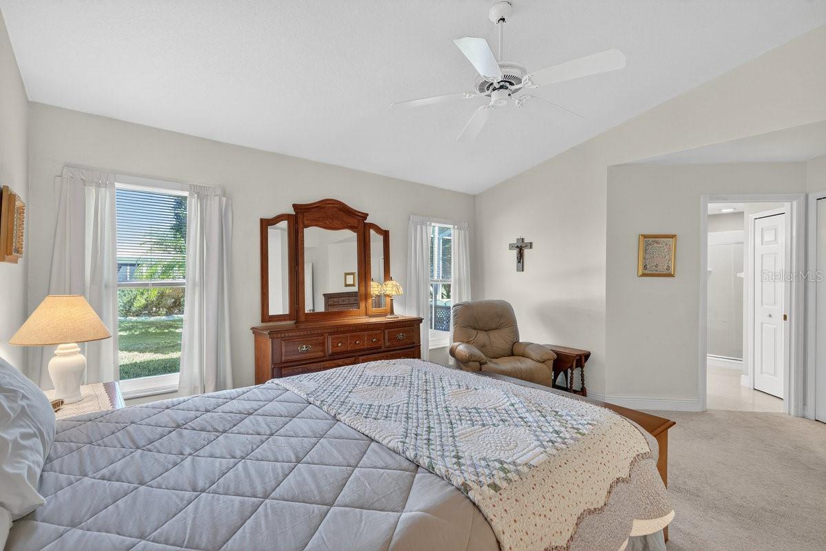 Image 41 of 47 For 670 Wellesley Court