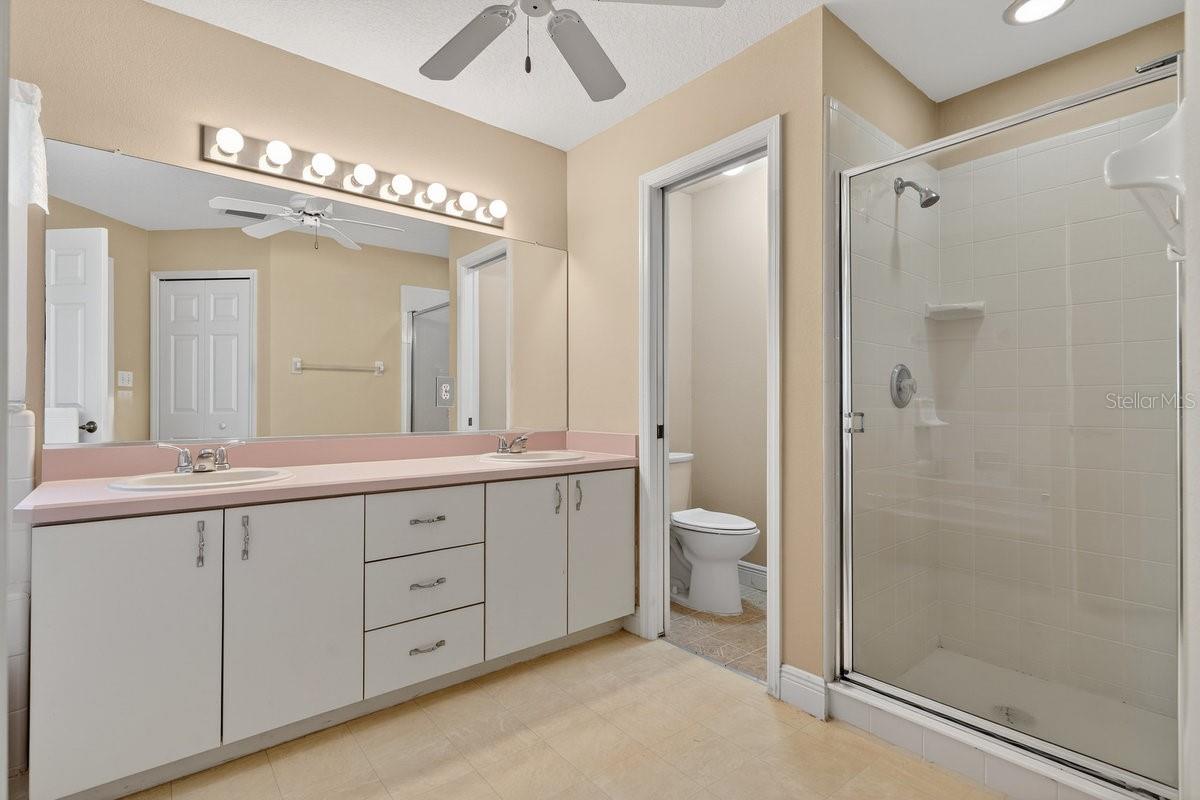 Image 43 of 47 For 670 Wellesley Court