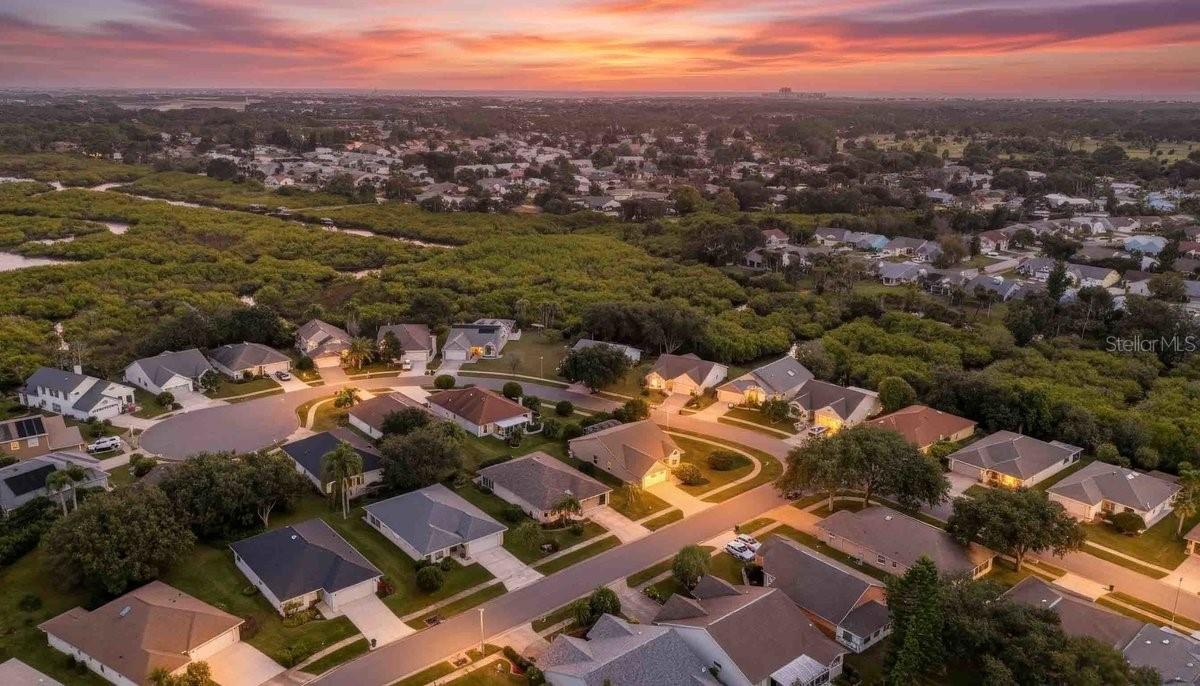 Image 8 of 47 For 670 Wellesley Court