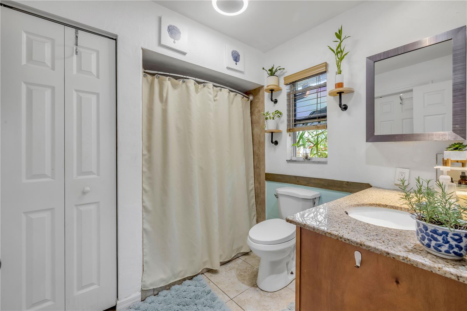 Image 17 of 33 For 2425 Travelers Palm Drive