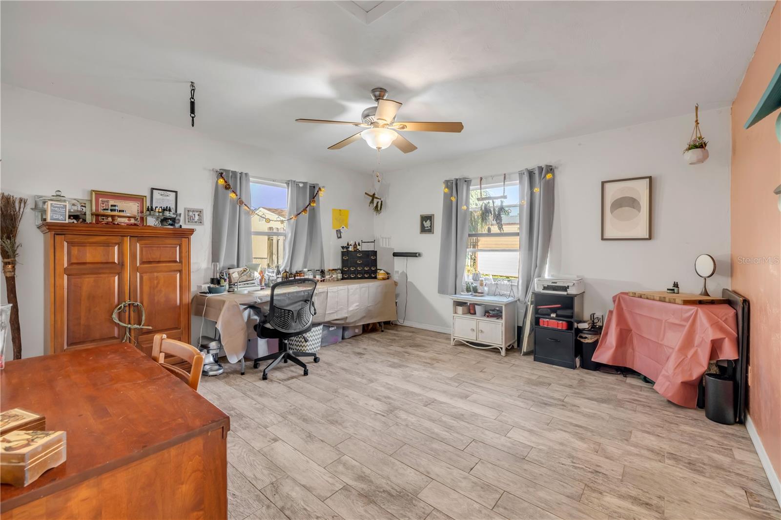 Image 19 of 33 For 2425 Travelers Palm Drive