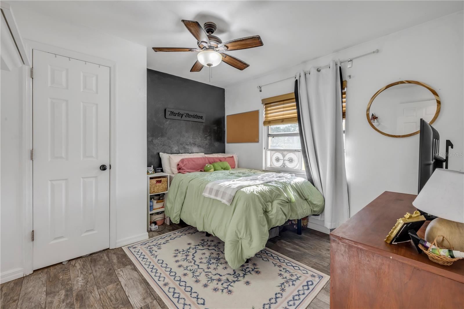 Image 22 of 33 For 2425 Travelers Palm Drive