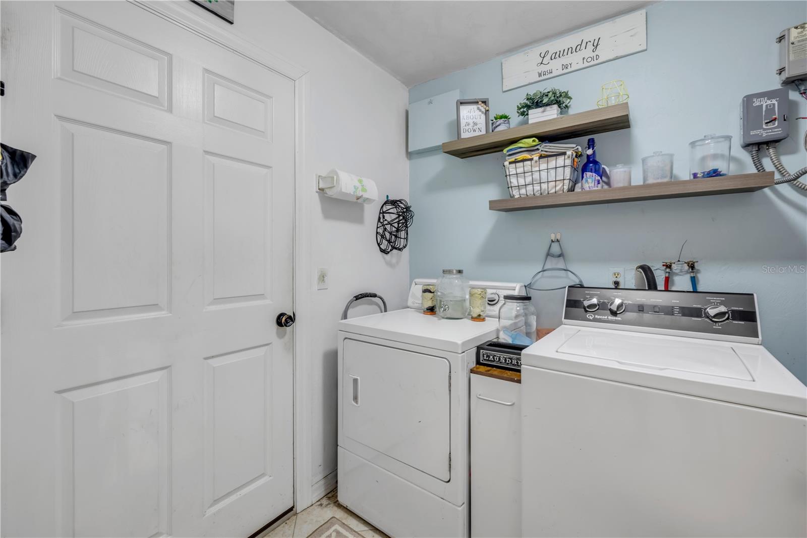 Image 23 of 33 For 2425 Travelers Palm Drive