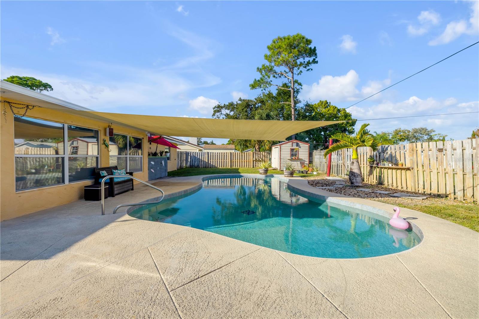 Image 24 of 33 For 2425 Travelers Palm Drive