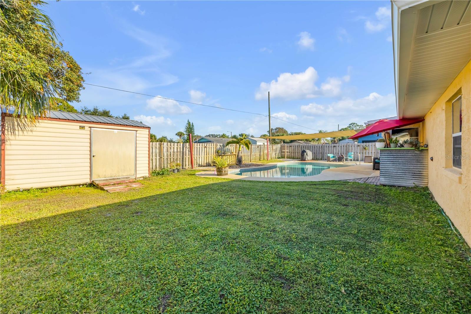 Image 28 of 33 For 2425 Travelers Palm Drive