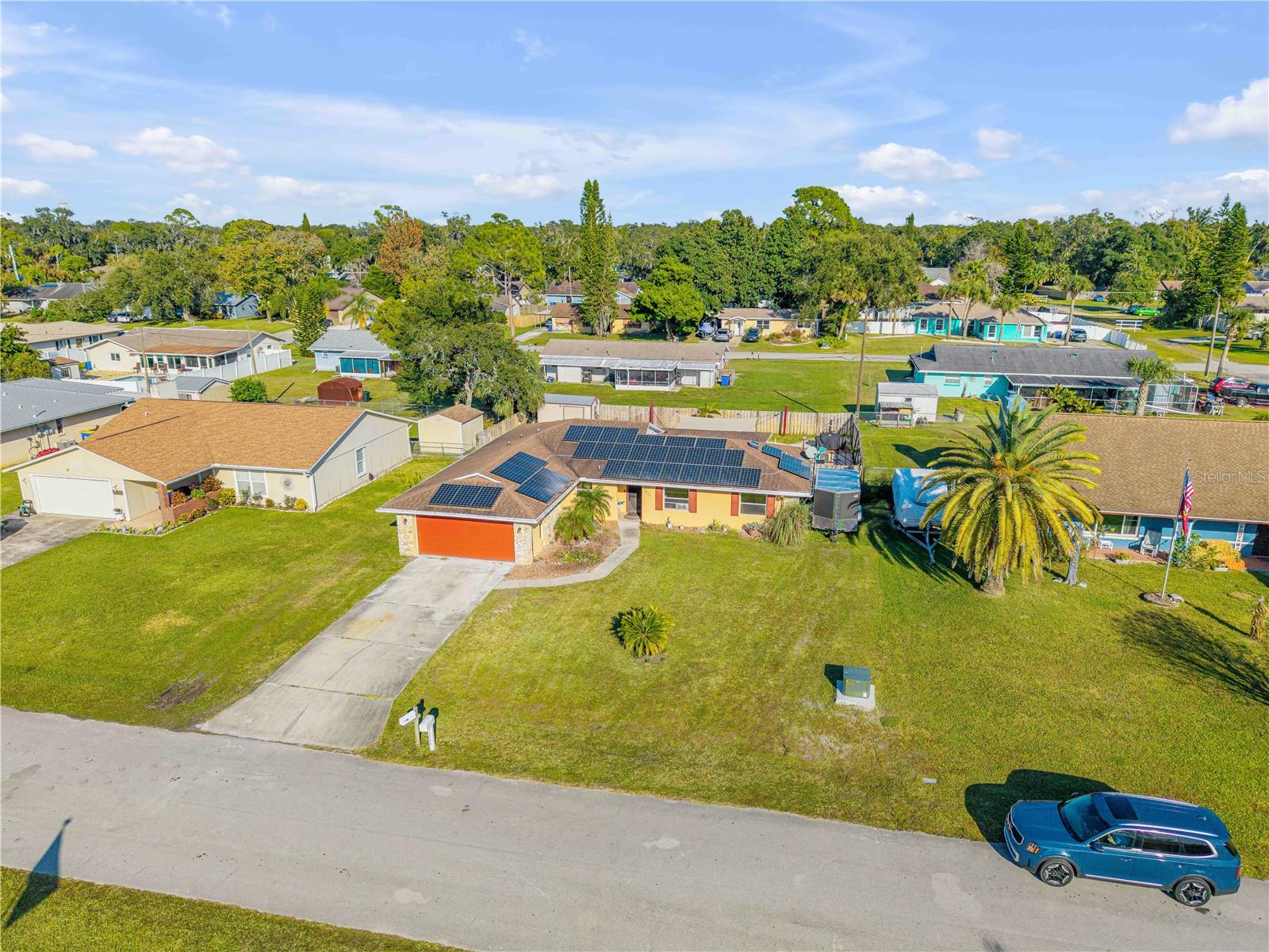 Image 3 of 33 For 2425 Travelers Palm Drive