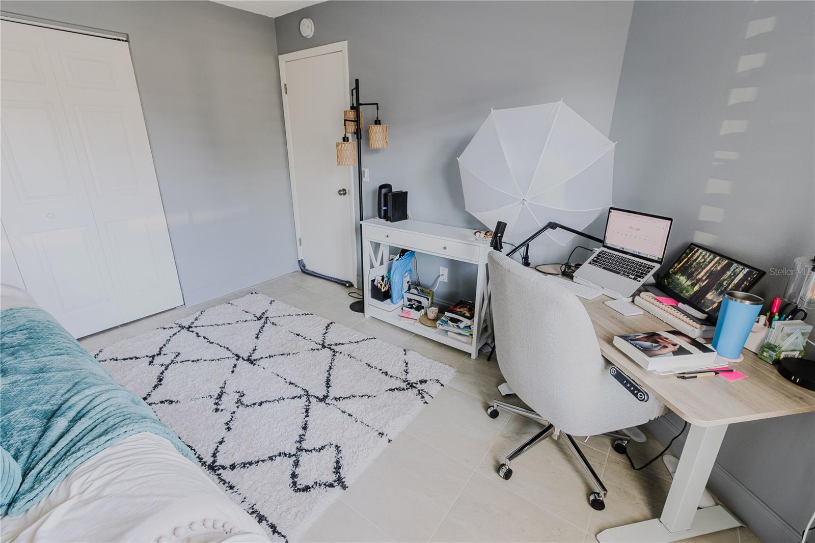 Image 13 of 41 For 163 Breezeway Court