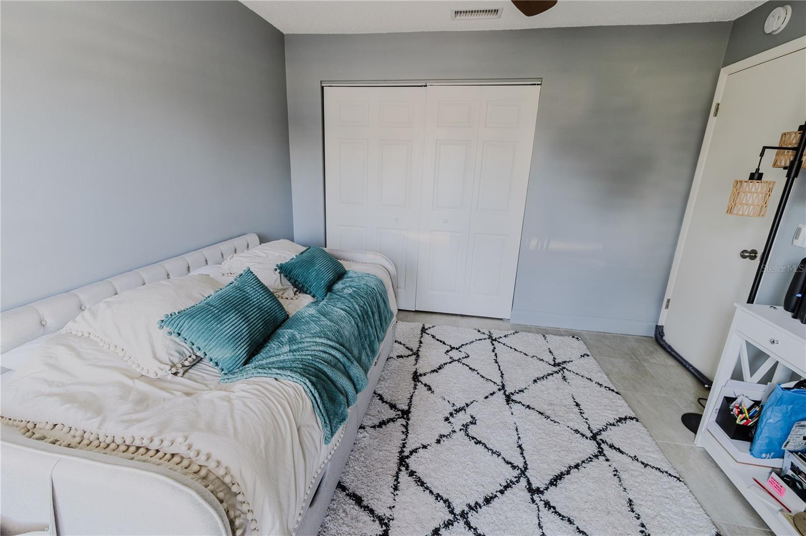 Image 14 of 41 For 163 Breezeway Court