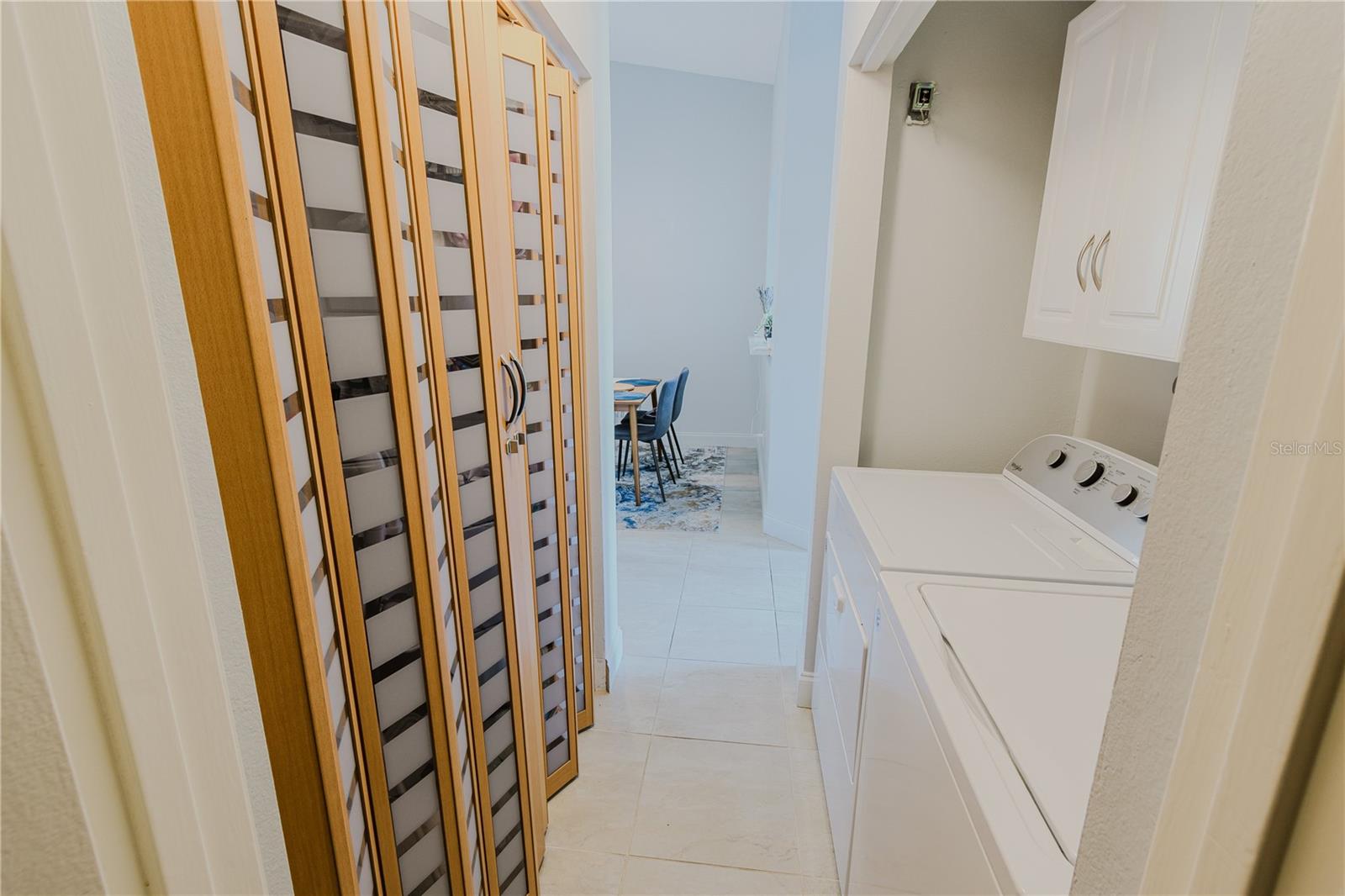 Image 21 of 41 For 163 Breezeway Court