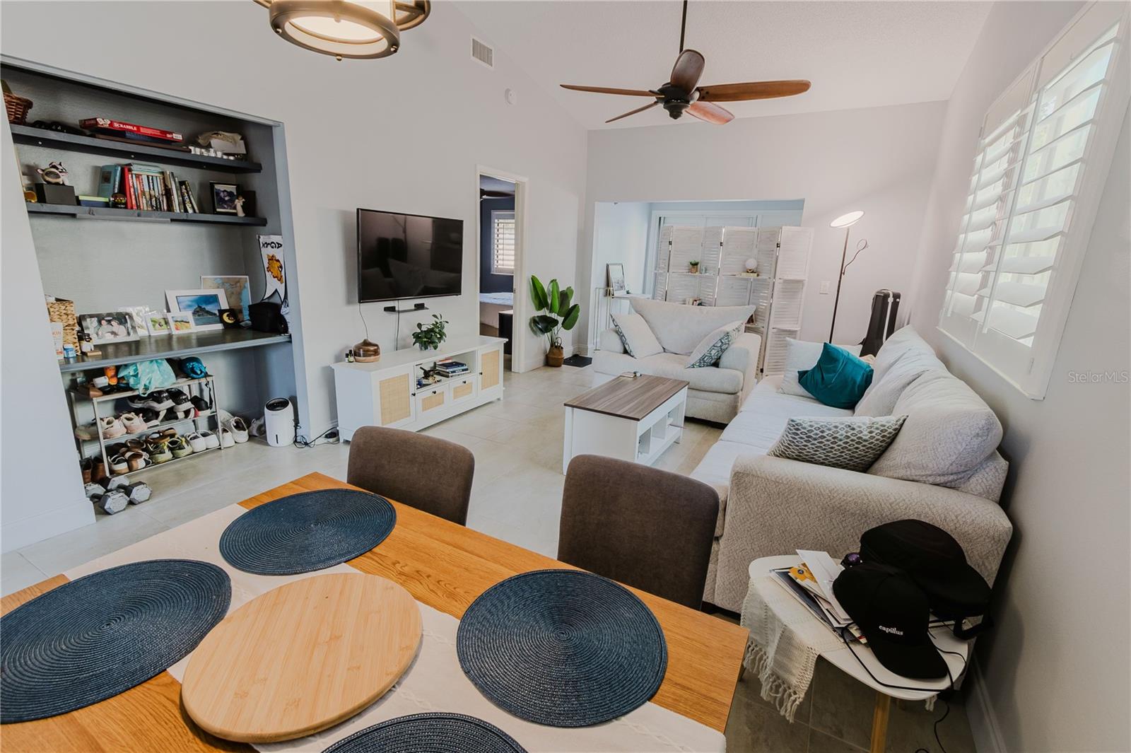 Image 25 of 41 For 163 Breezeway Court