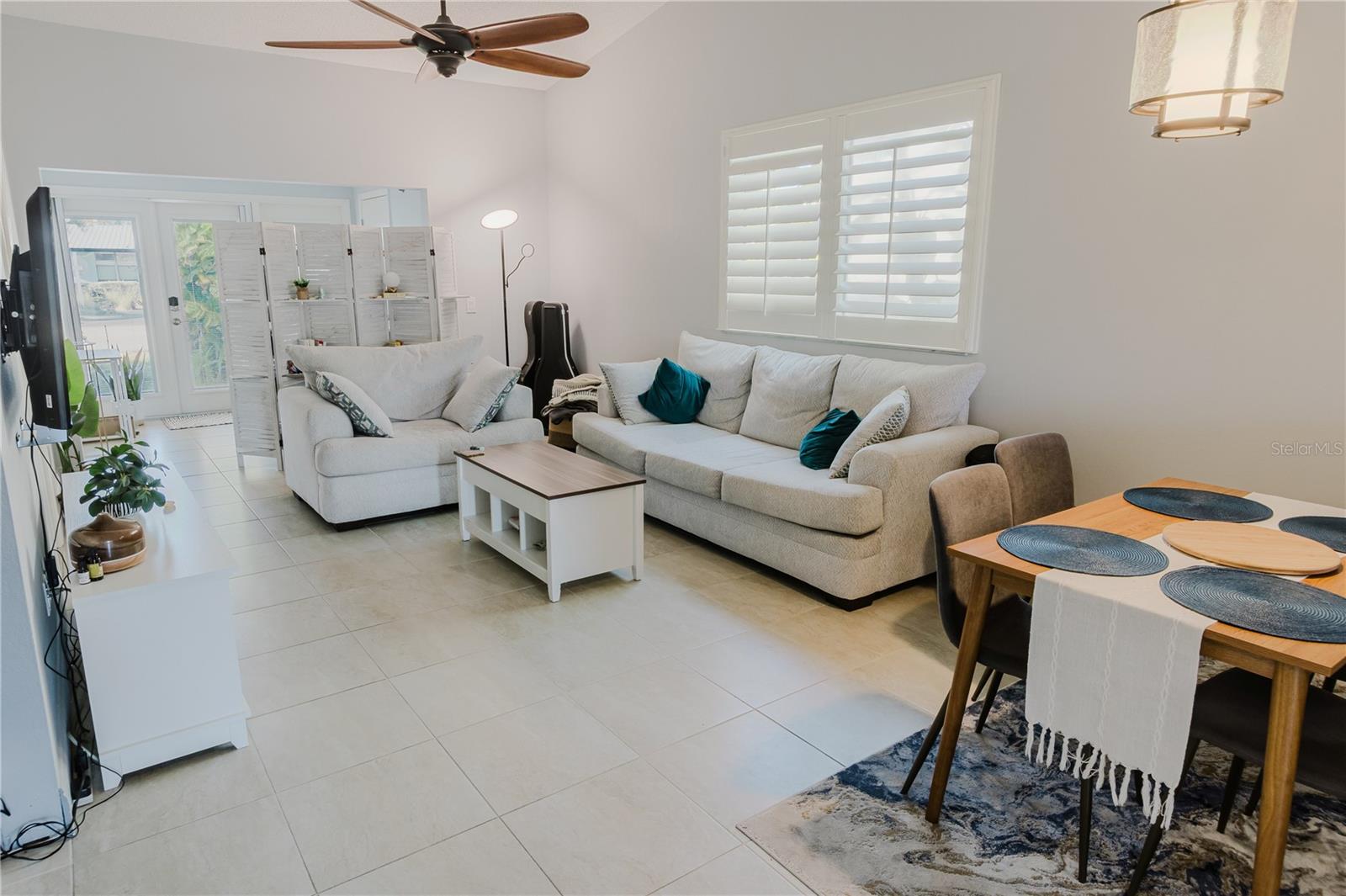 Image 27 of 41 For 163 Breezeway Court