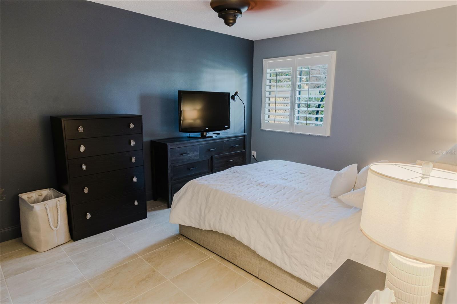 Image 30 of 41 For 163 Breezeway Court