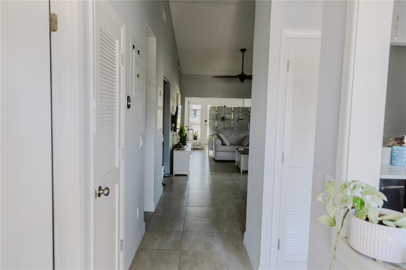 Image 4 of 41 For 163 Breezeway Court