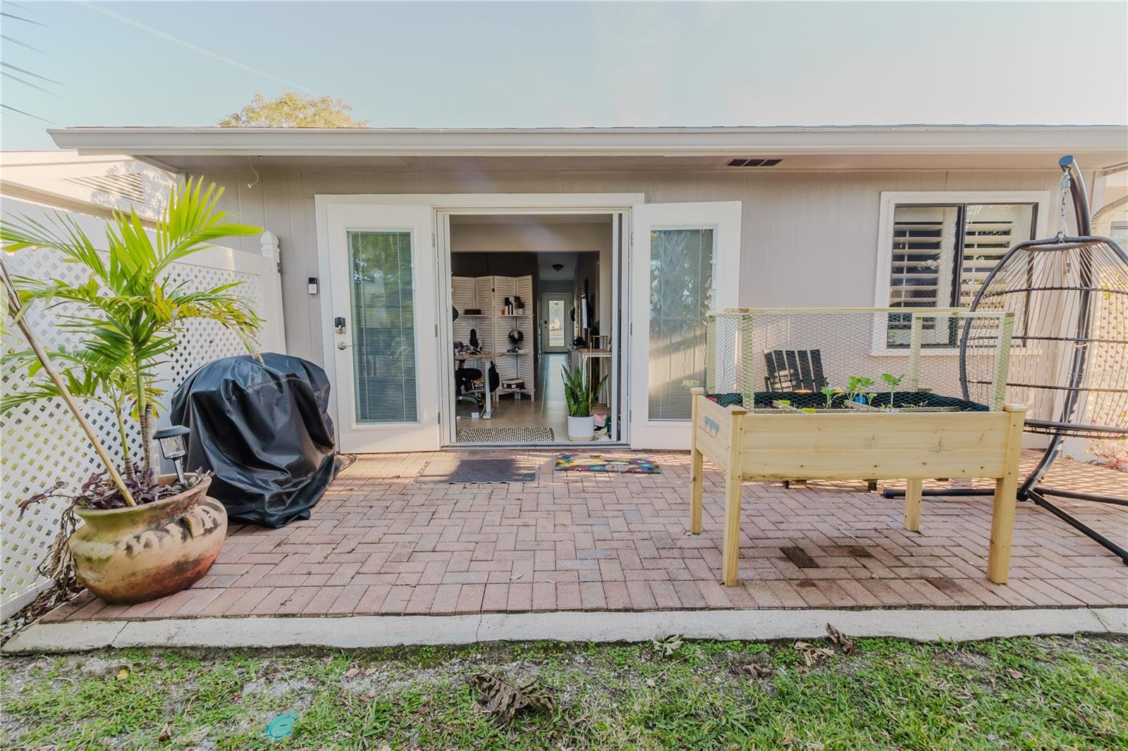 Image 5 of 41 For 163 Breezeway Court