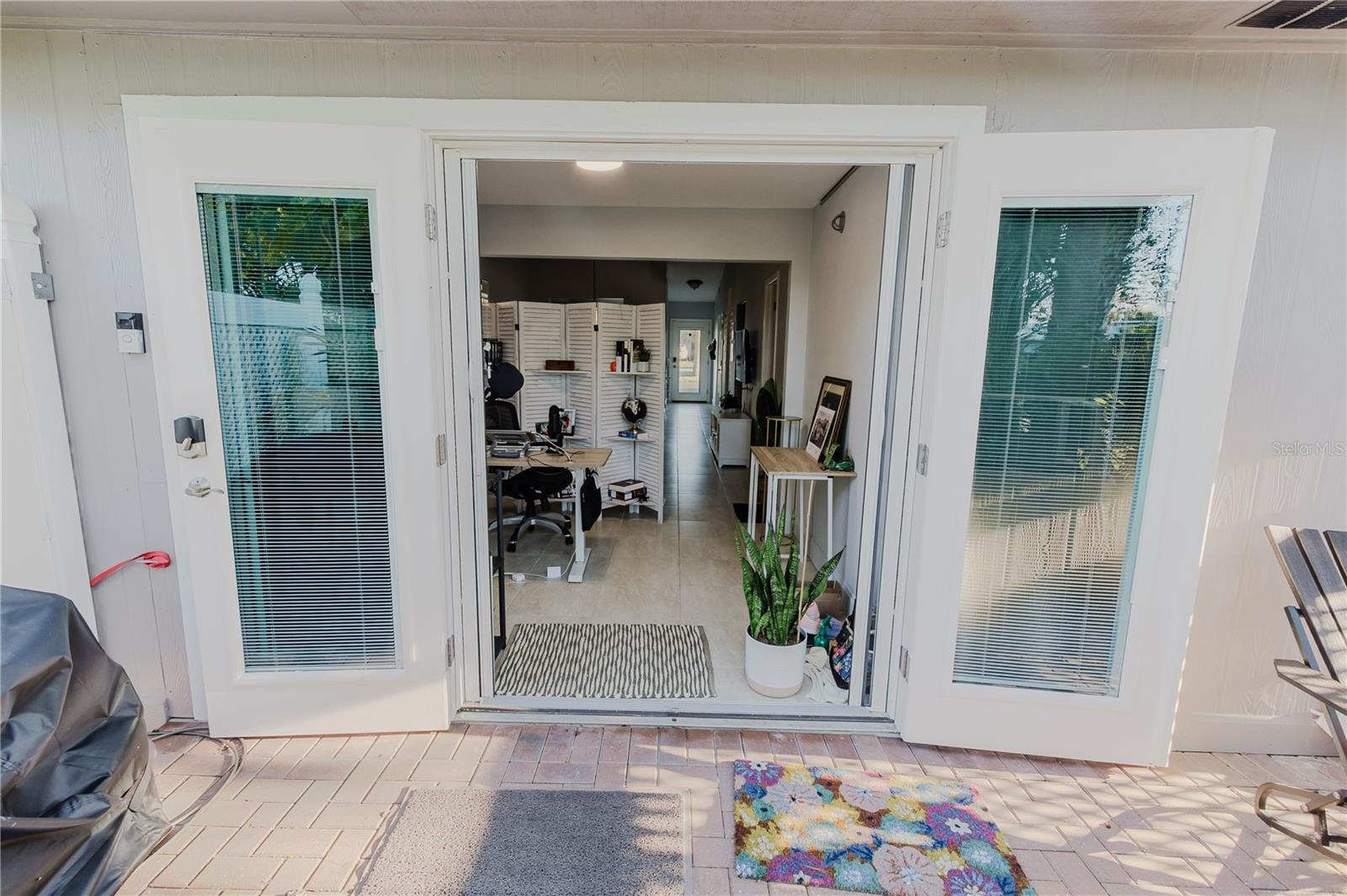 Image 6 of 41 For 163 Breezeway Court