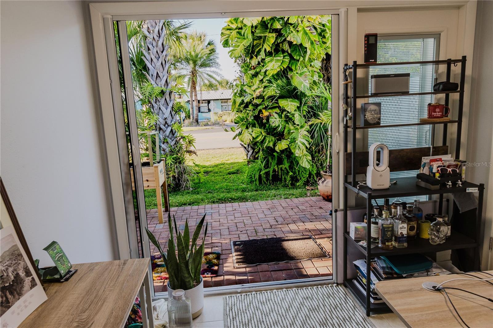 Image 8 of 41 For 163 Breezeway Court