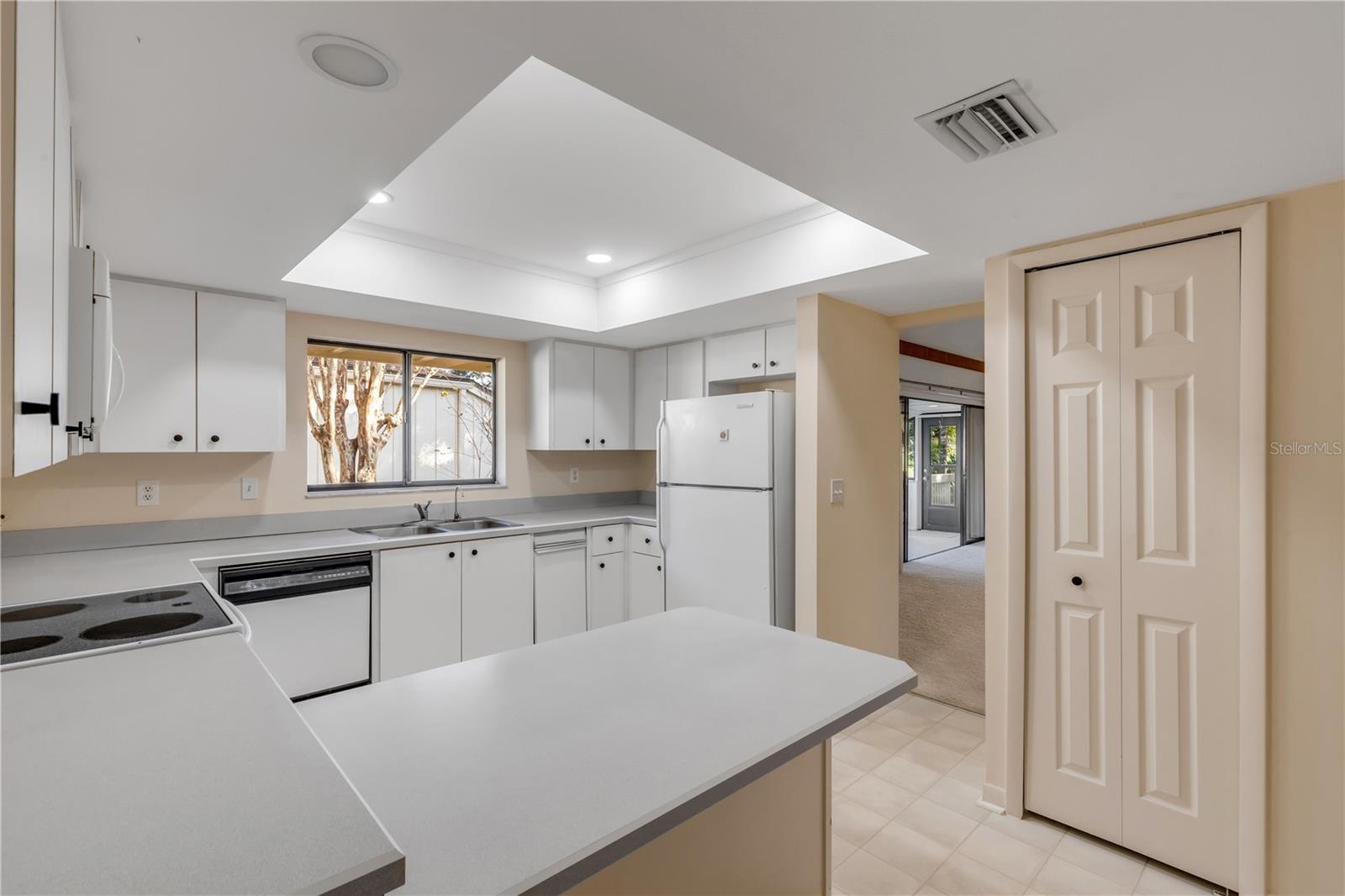 Image 11 of 59 For 706 Tantallon Court