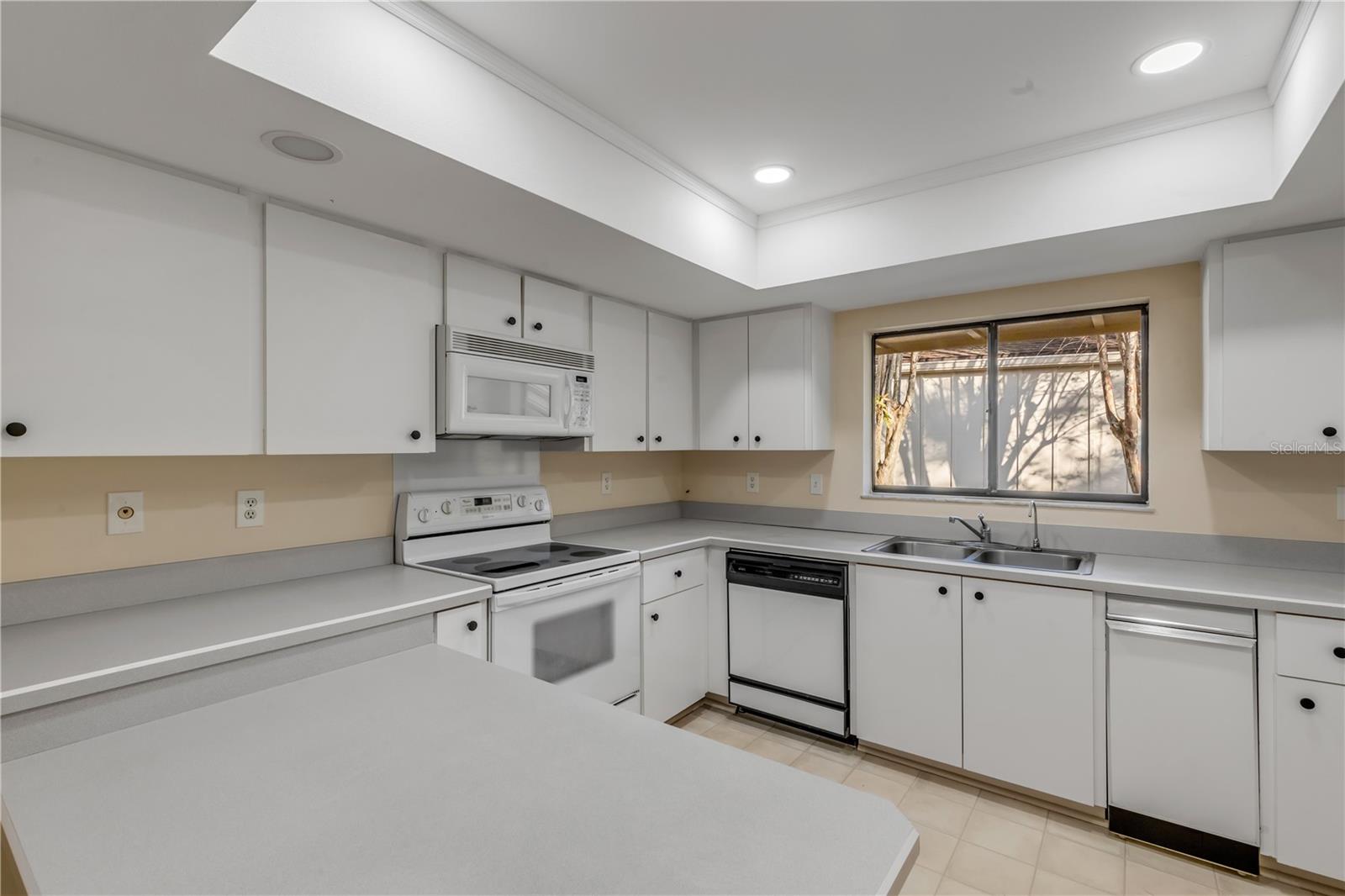 Image 12 of 59 For 706 Tantallon Court