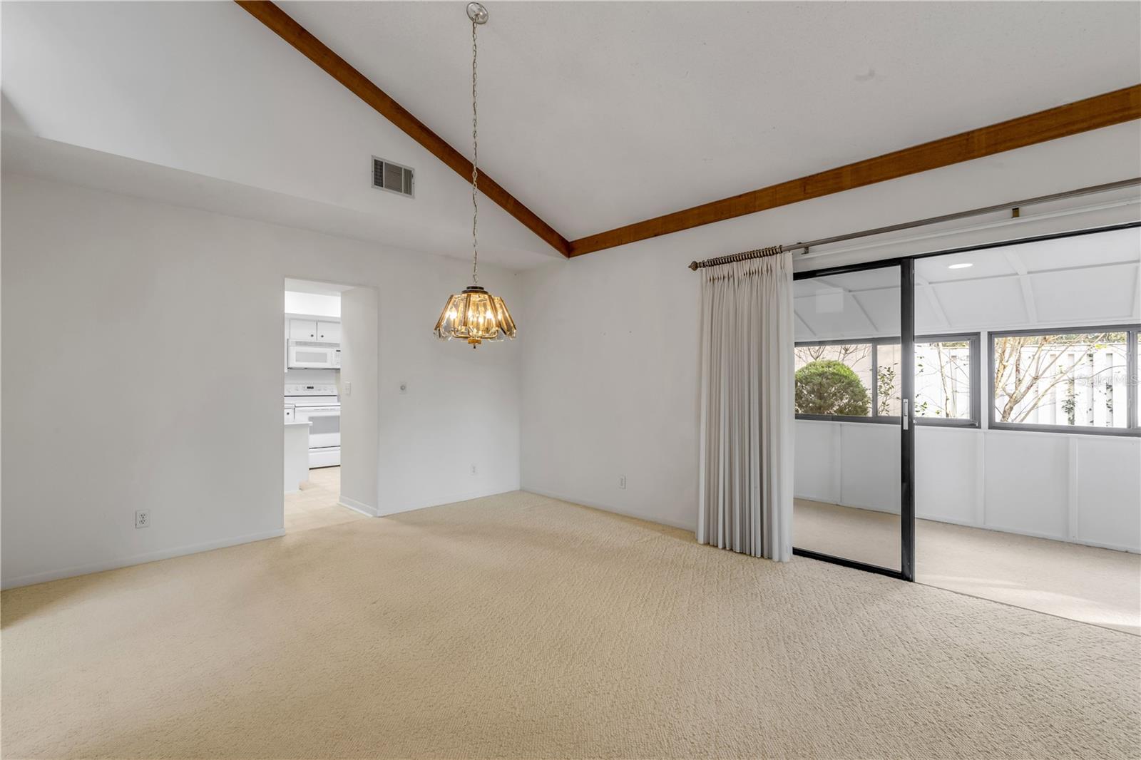 Image 14 of 59 For 706 Tantallon Court