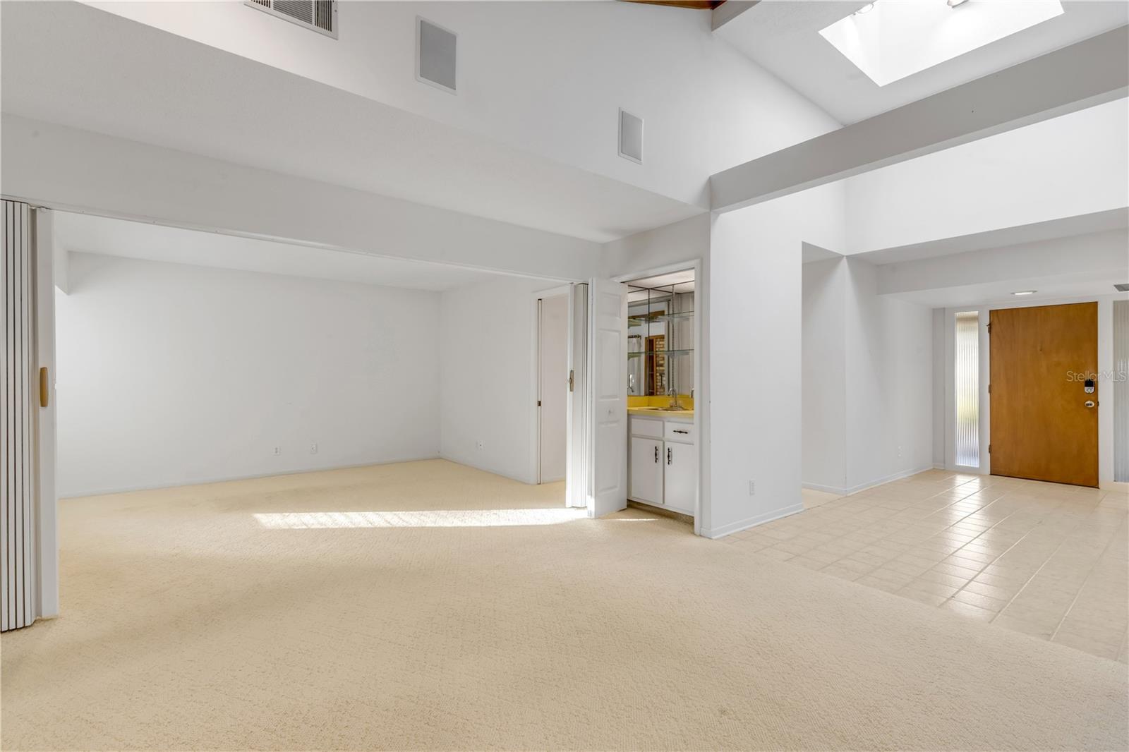 Image 18 of 59 For 706 Tantallon Court