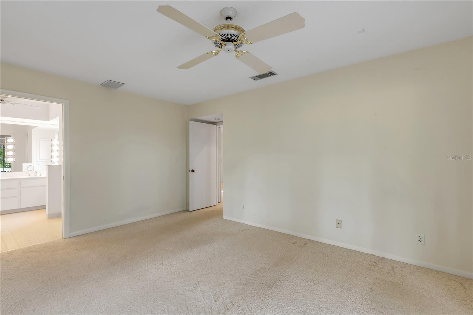 Image 25 of 59 For 706 Tantallon Court