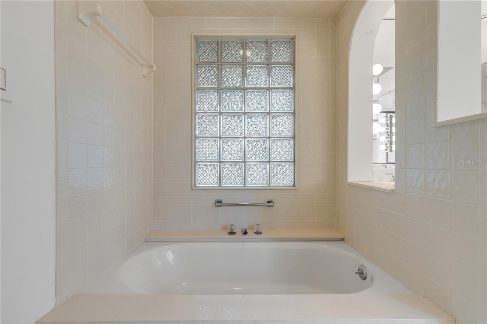 Image 33 of 59 For 706 Tantallon Court