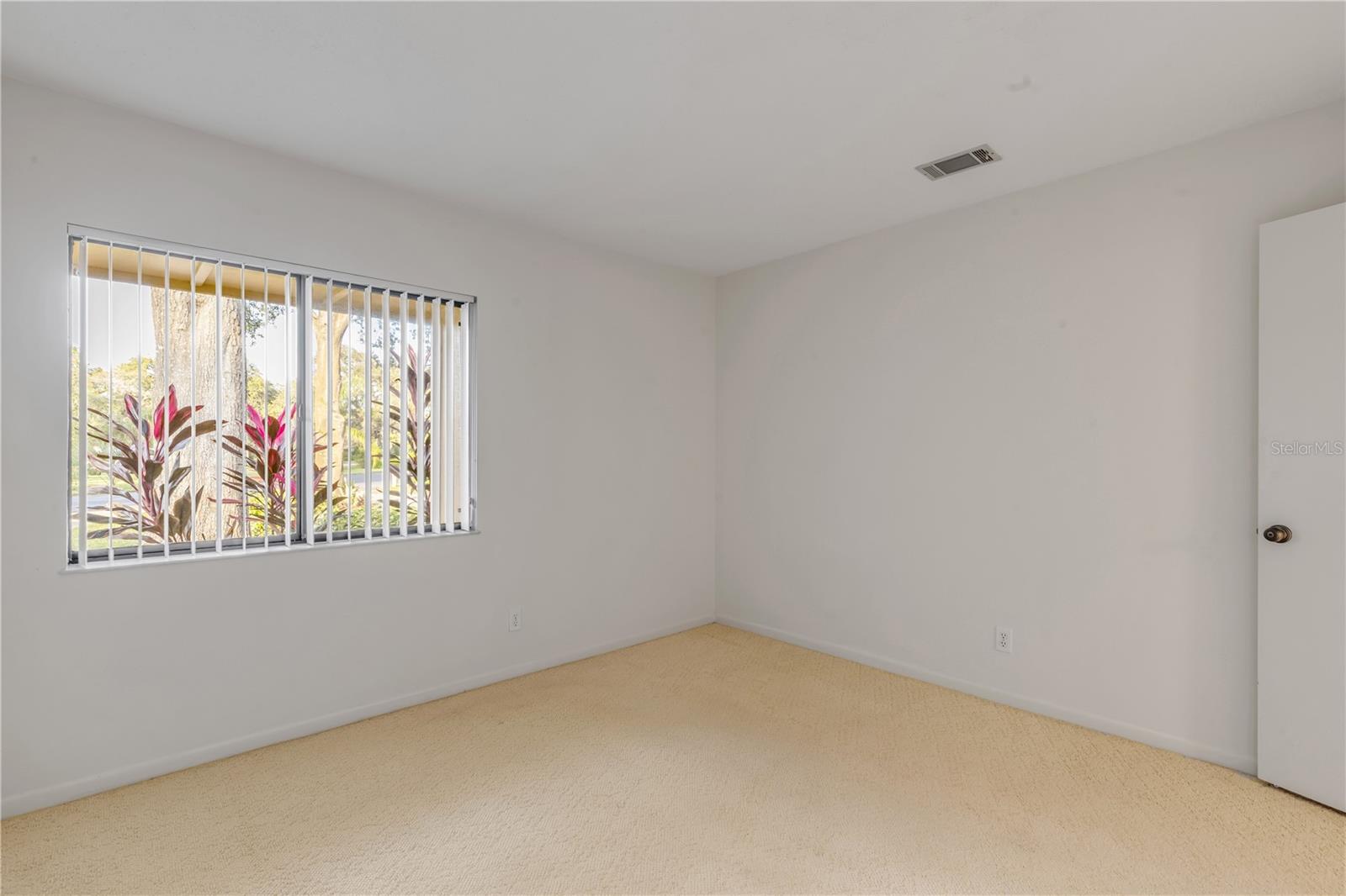 Image 36 of 59 For 706 Tantallon Court