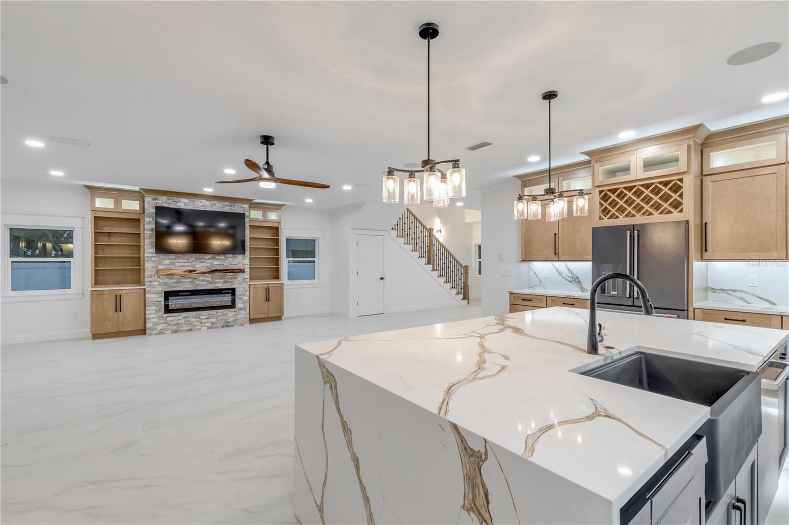 Image 11 of 42 For 511 Yupon Street