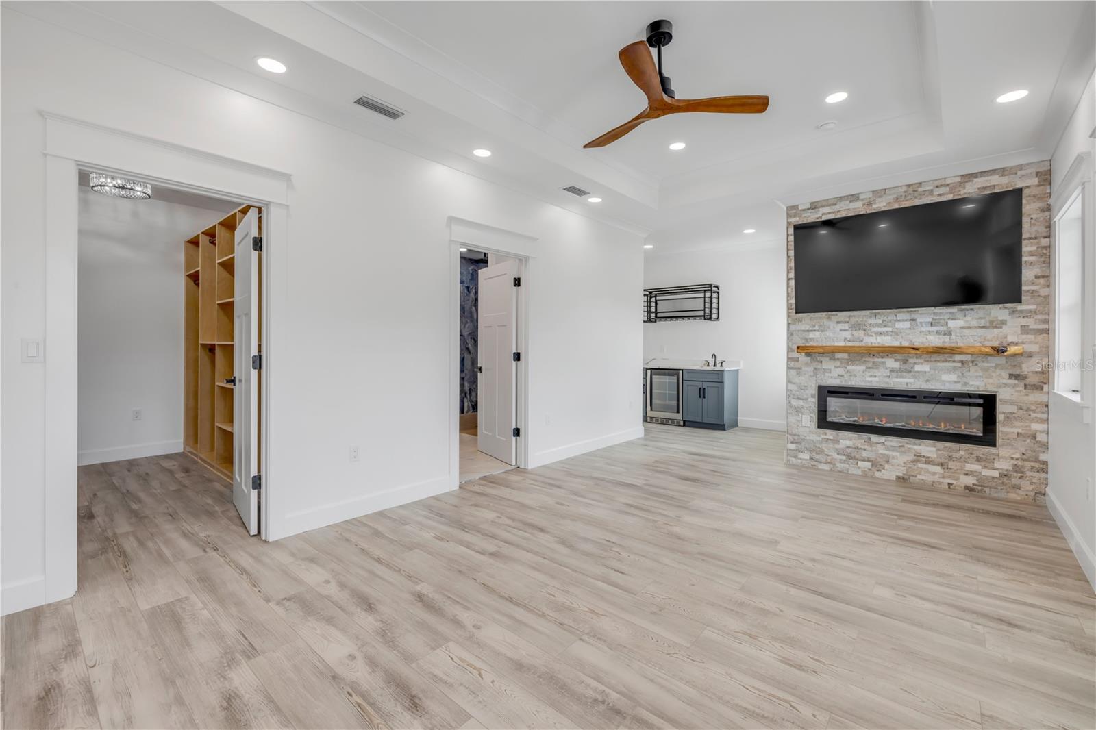 Image 17 of 42 For 511 Yupon Street