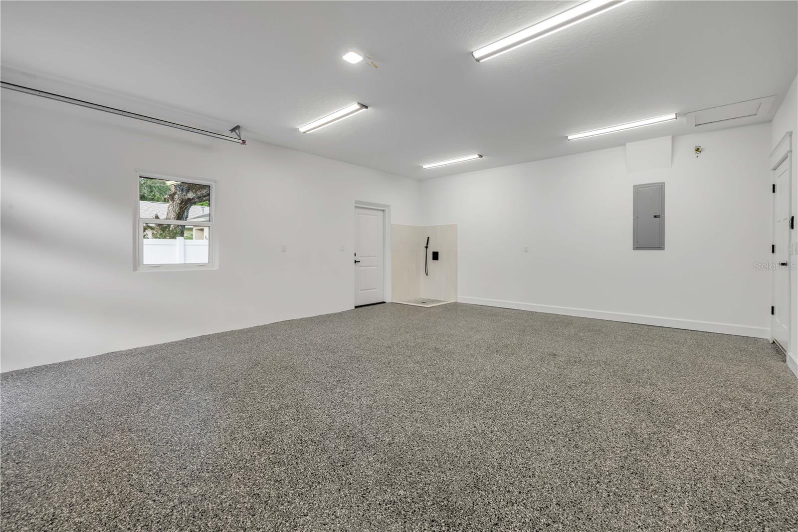 Image 36 of 42 For 511 Yupon Street