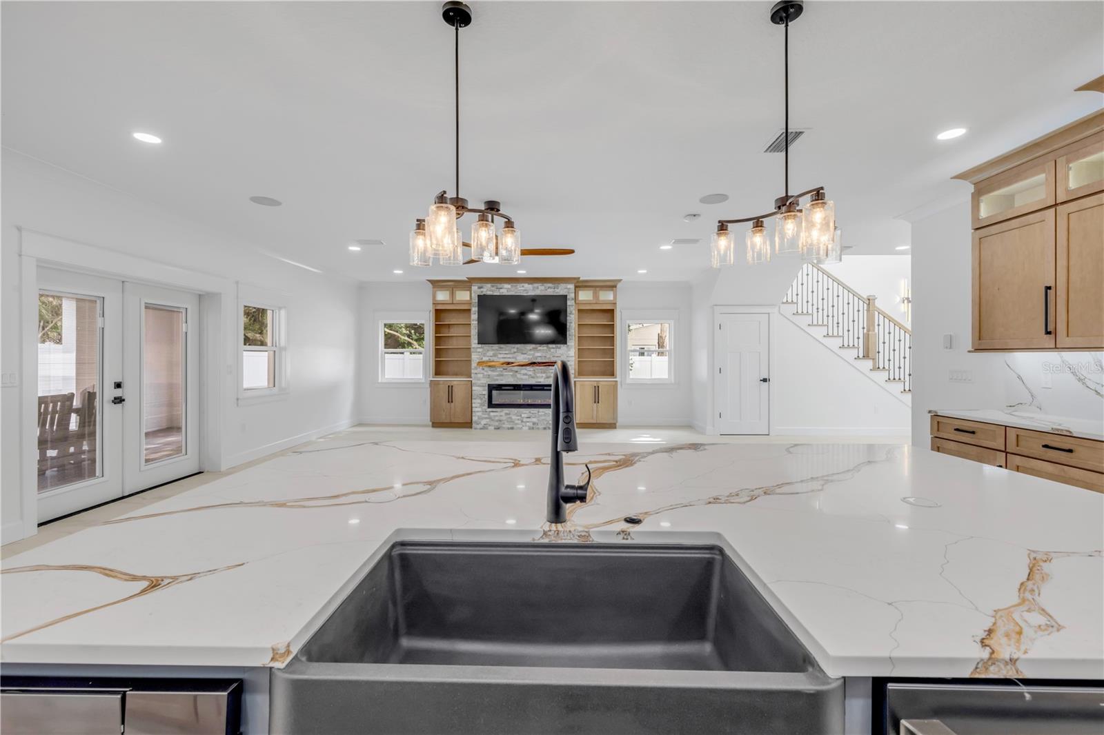 Image 7 of 42 For 511 Yupon Street