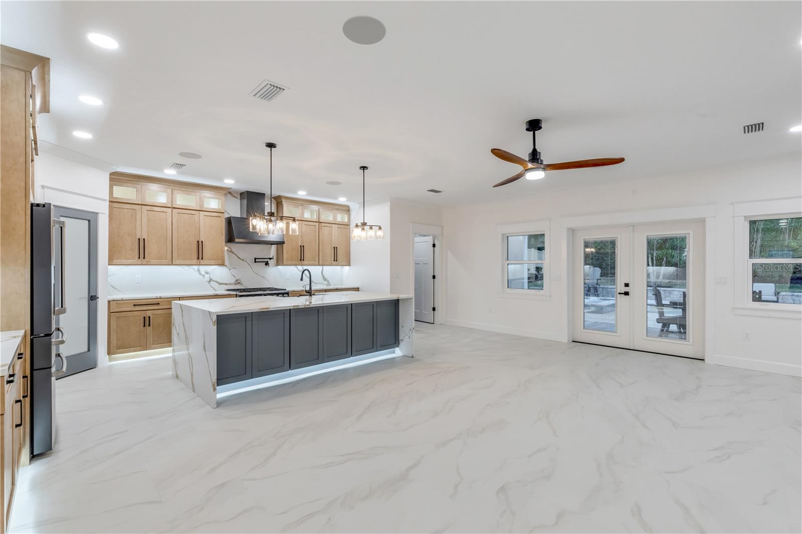 Image 8 of 42 For 511 Yupon Street