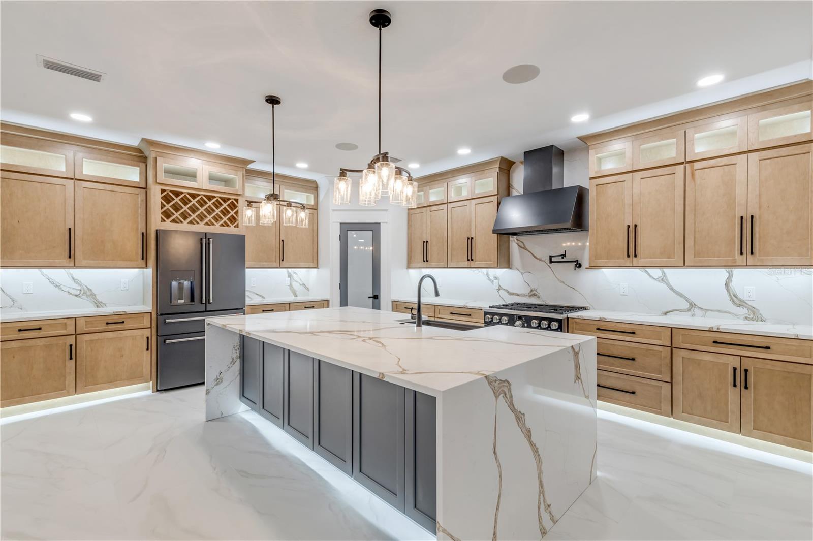 Image 9 of 42 For 511 Yupon Street