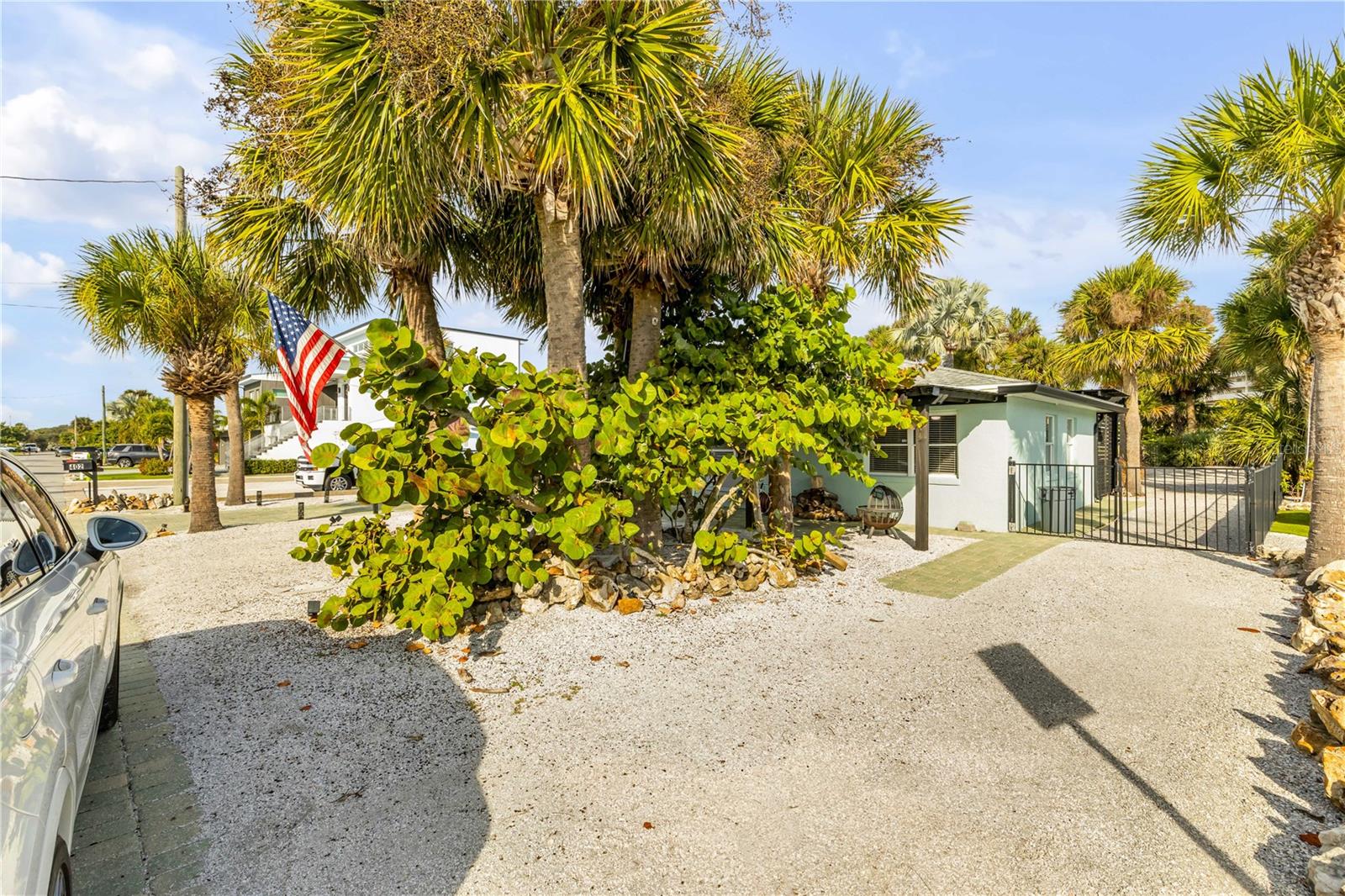 Image 11 of 76 For 402 Lincoln Avenue